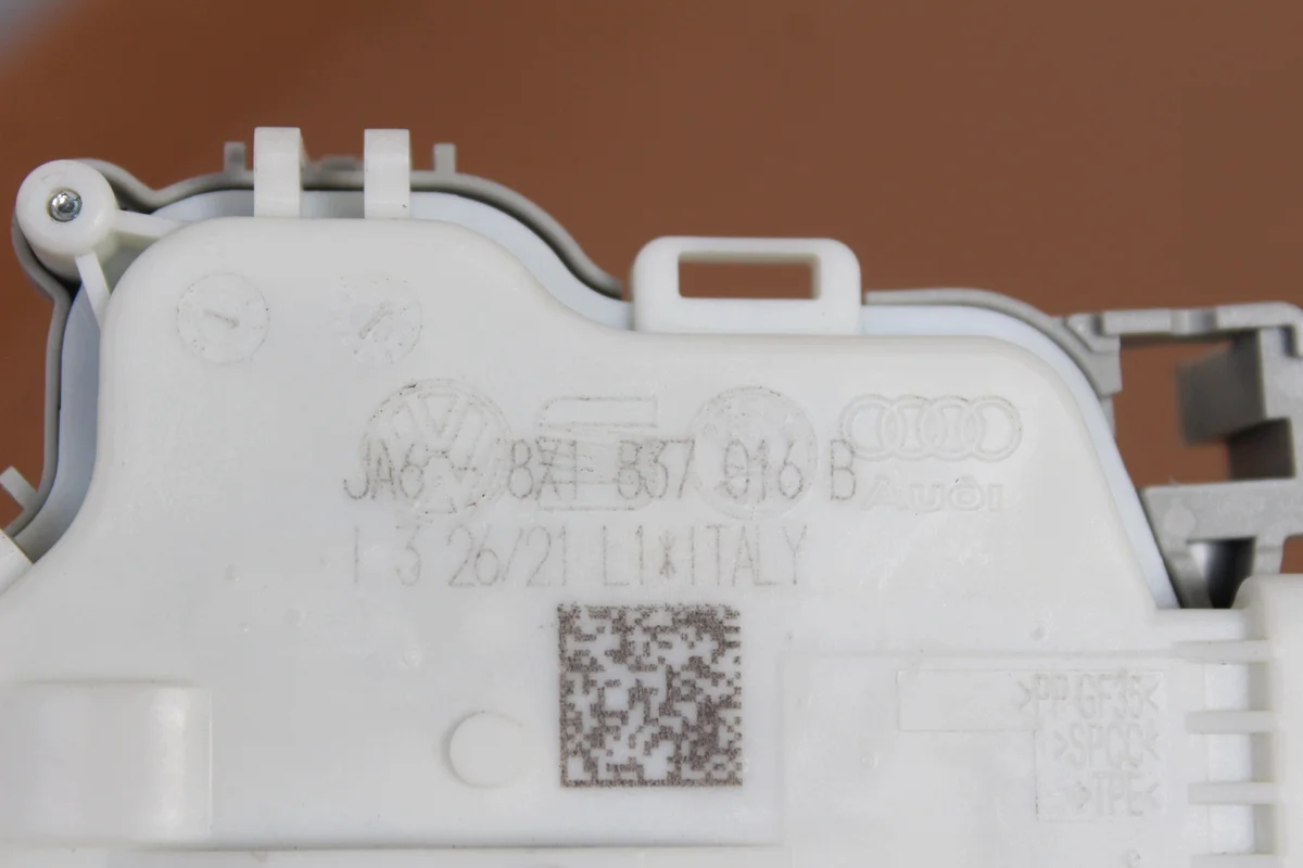 Serrure de porte VW AUDI 8X1837016B image 5