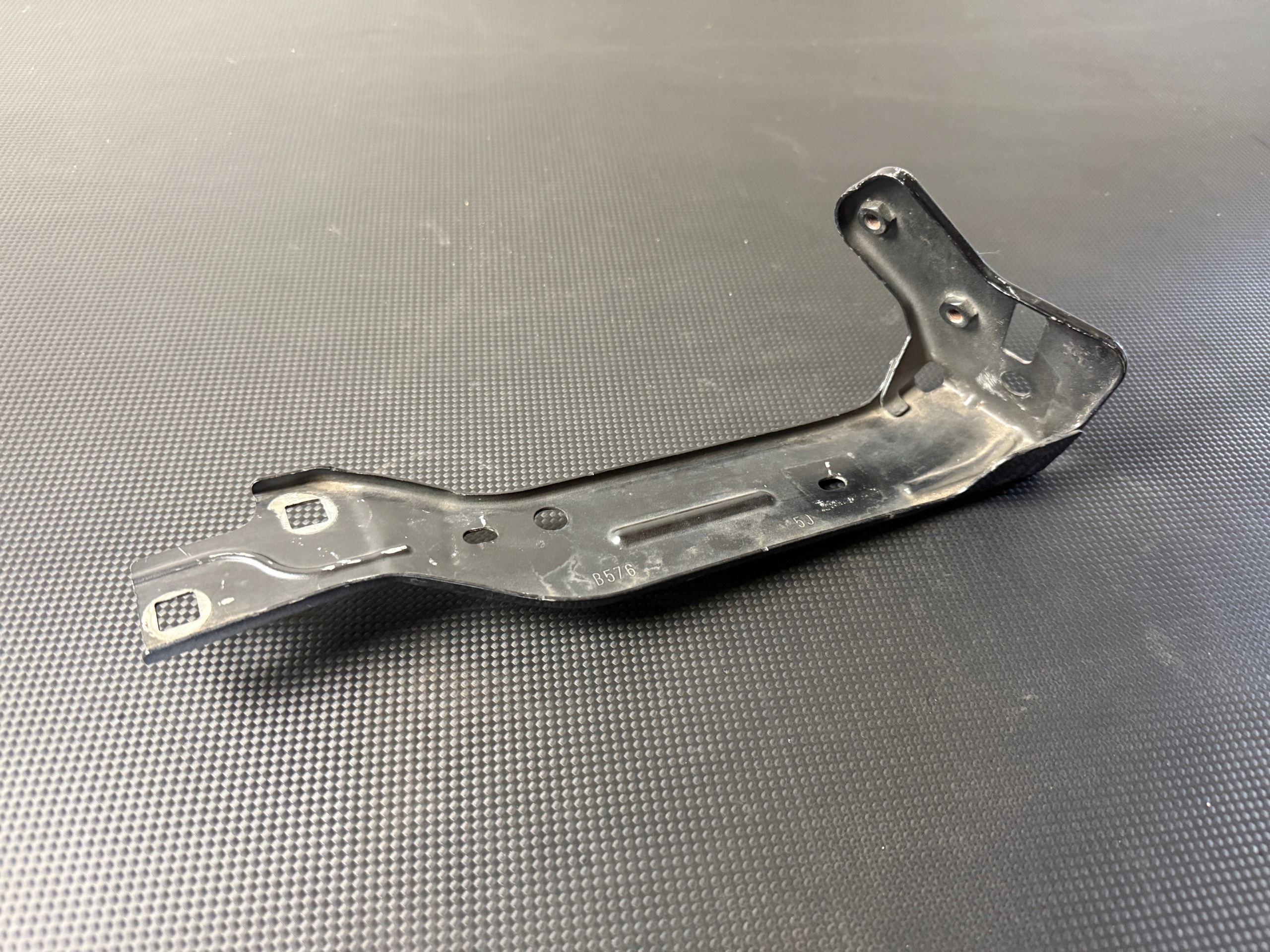 Soporte Guardabarros Izquierdo Alfa Romeo Giulia