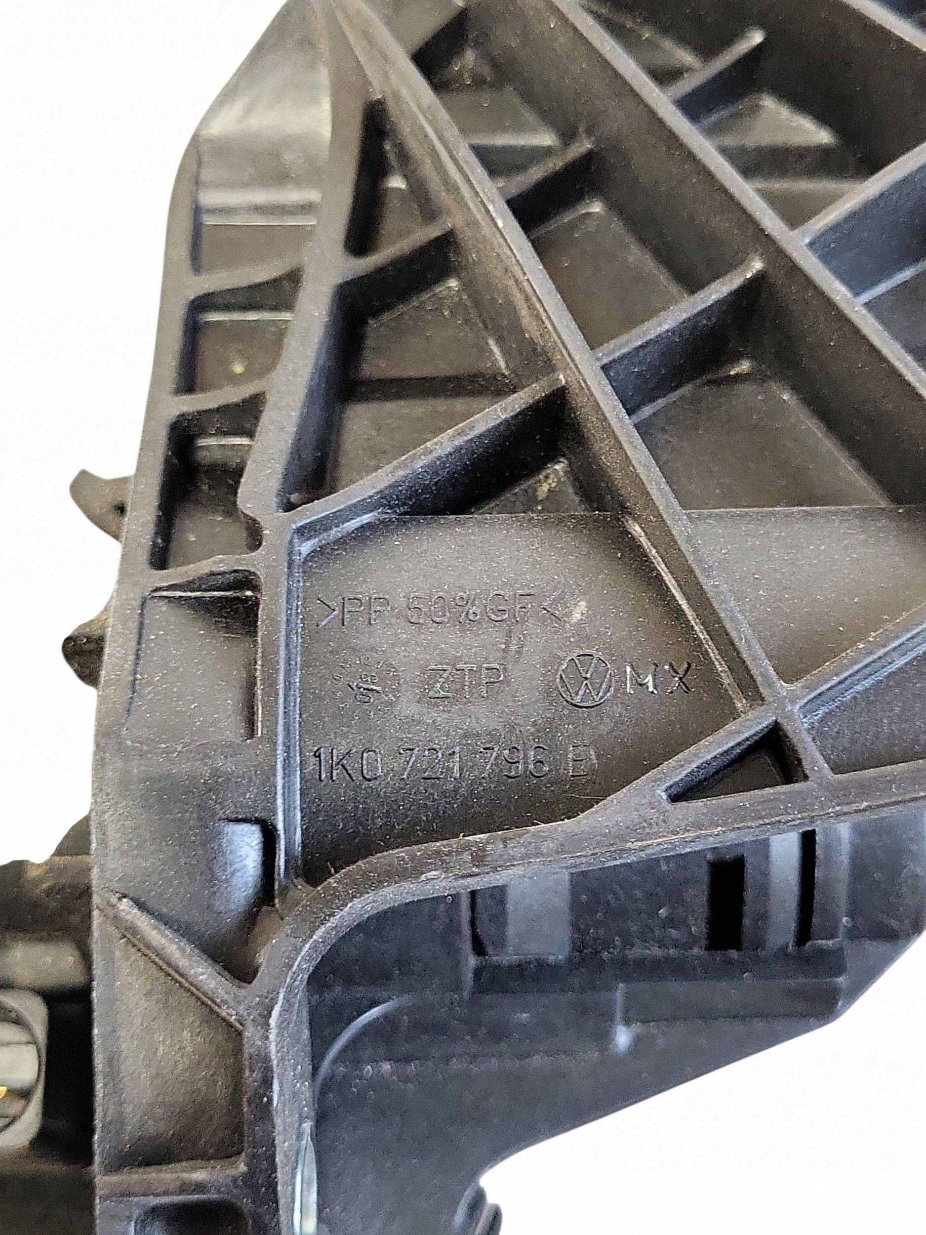 VW Golf V 2009 Gaspedal 1K0721796F image 5
