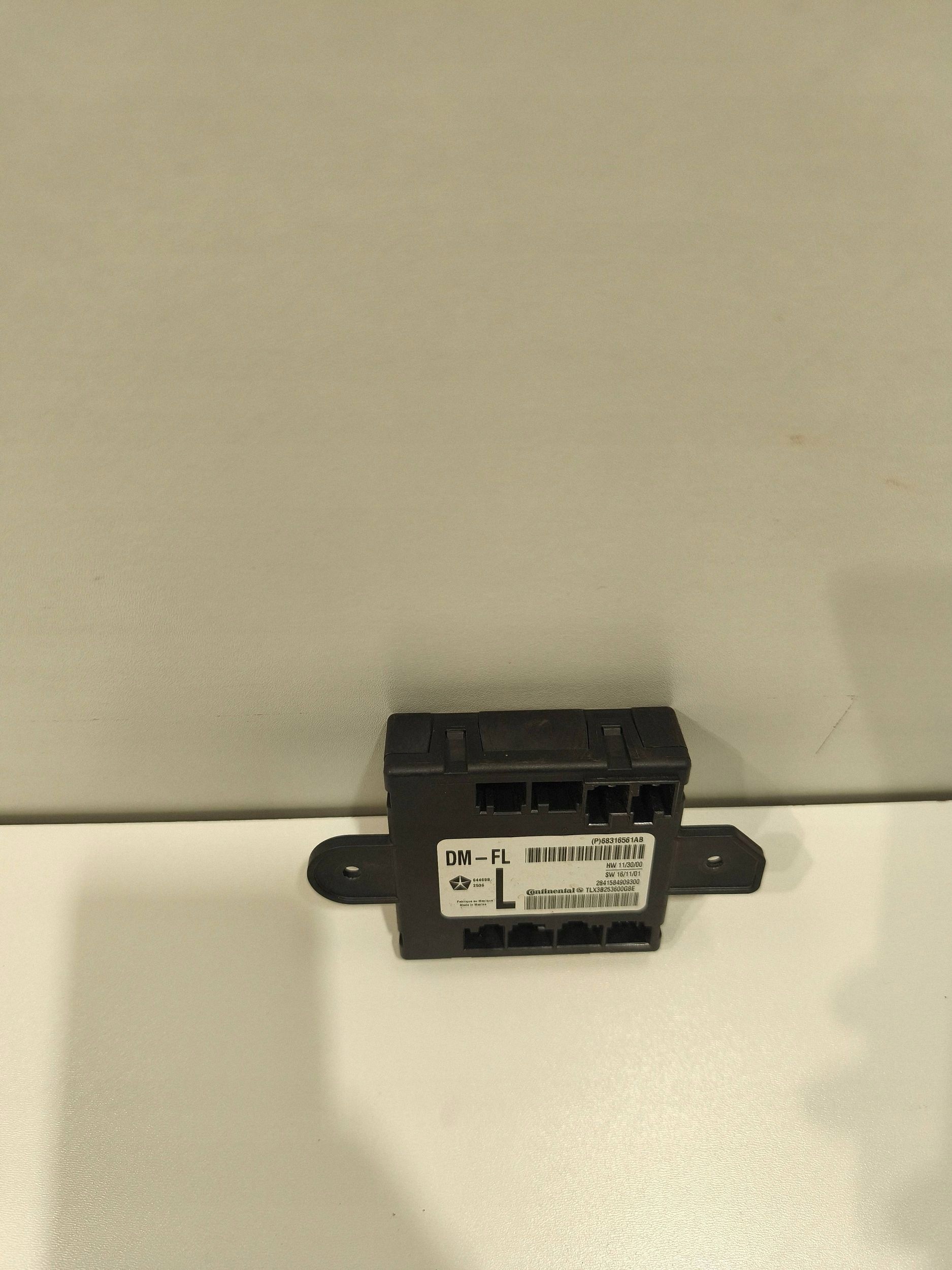 Módulo Porta Chrysler Pacifica 68316561AB image 4