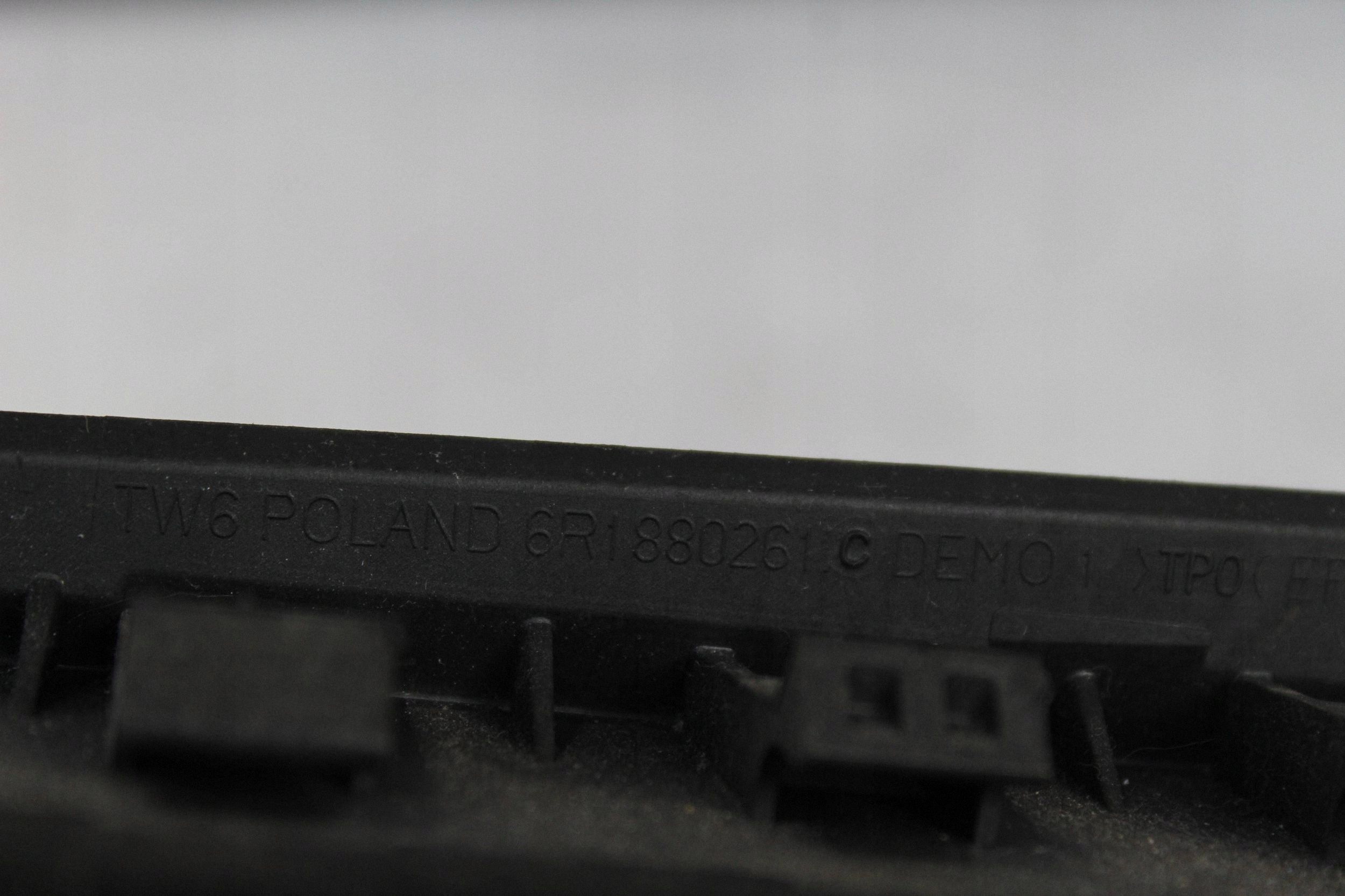 Cache console tableau de bord VW Polo V 6R 6C 6R1880261C image 7