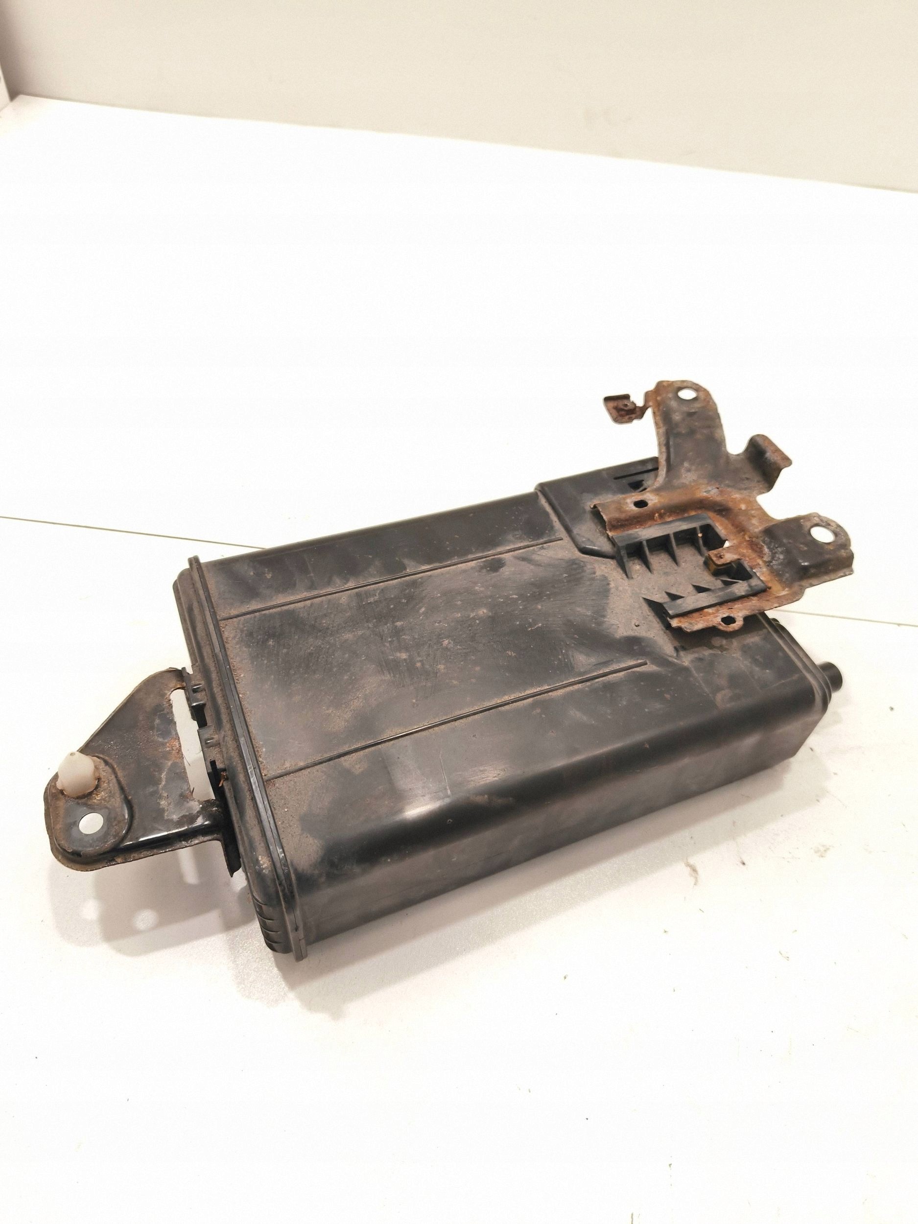 Used Fuel Vapor Carbon Filter Toyota Sienna XL30