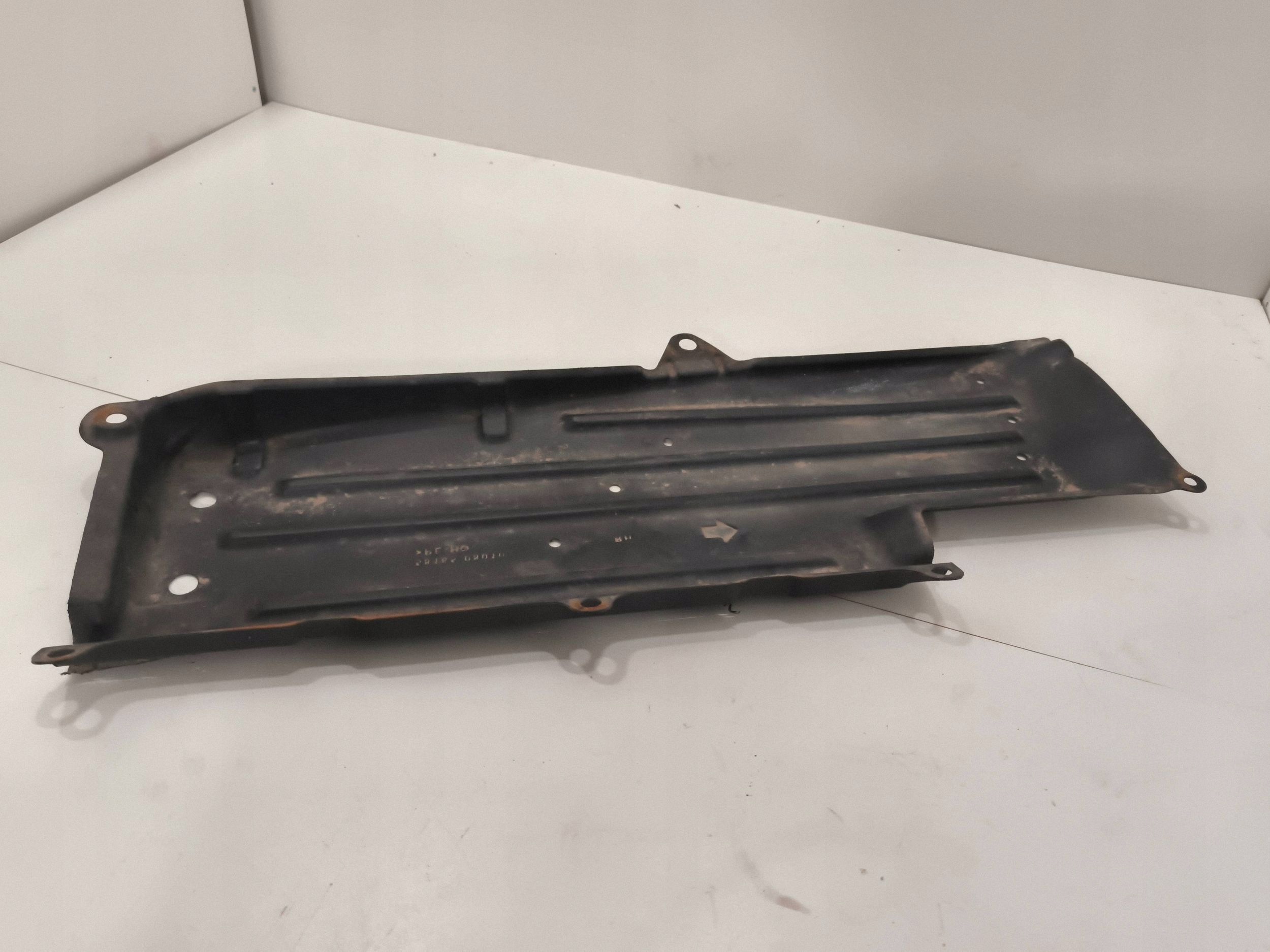 Protection de châssis Toyota Sienna 5816508010 image 3