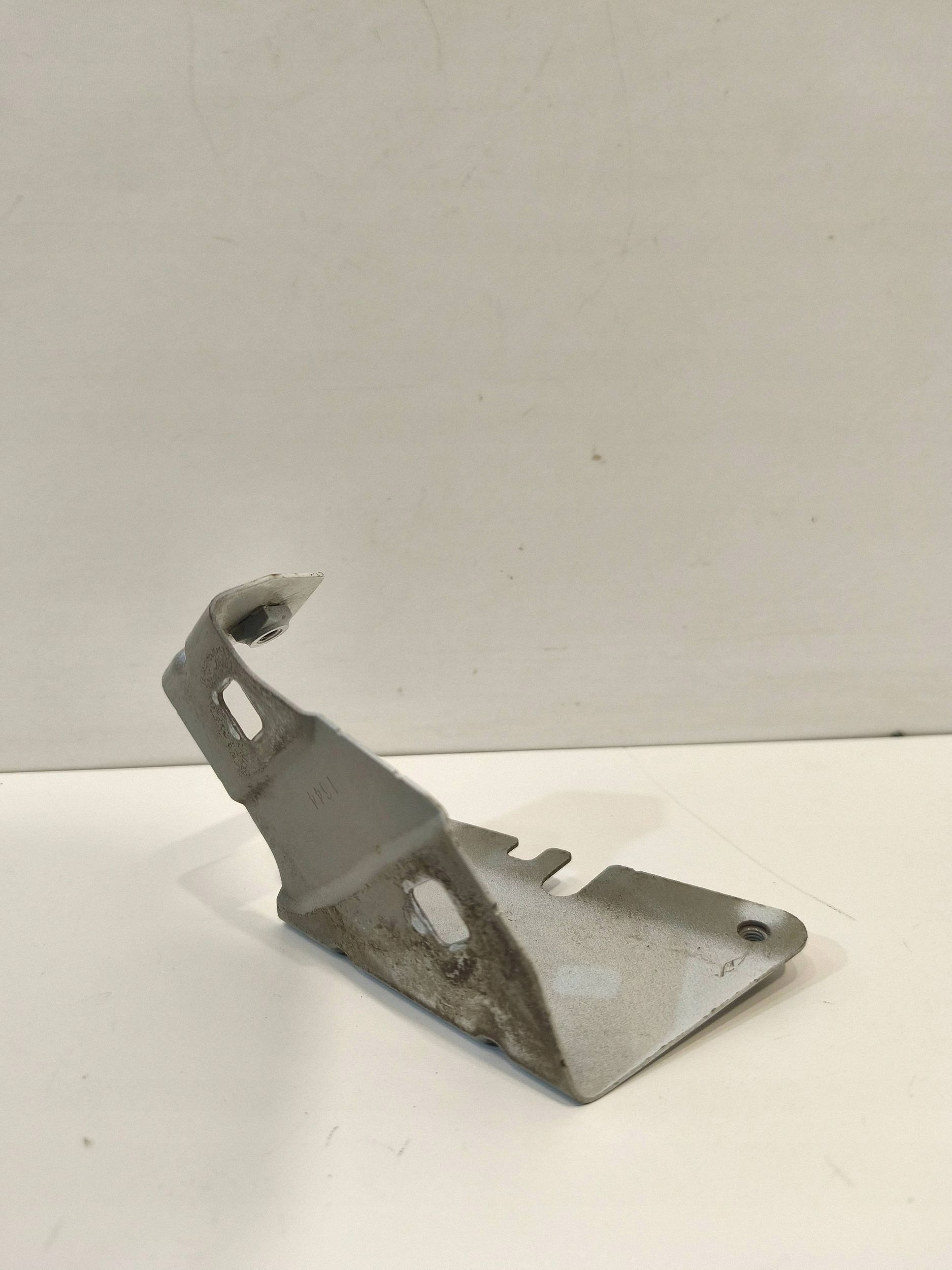 Soporte Guardabarros Delantero Izquierdo Renault Trafic