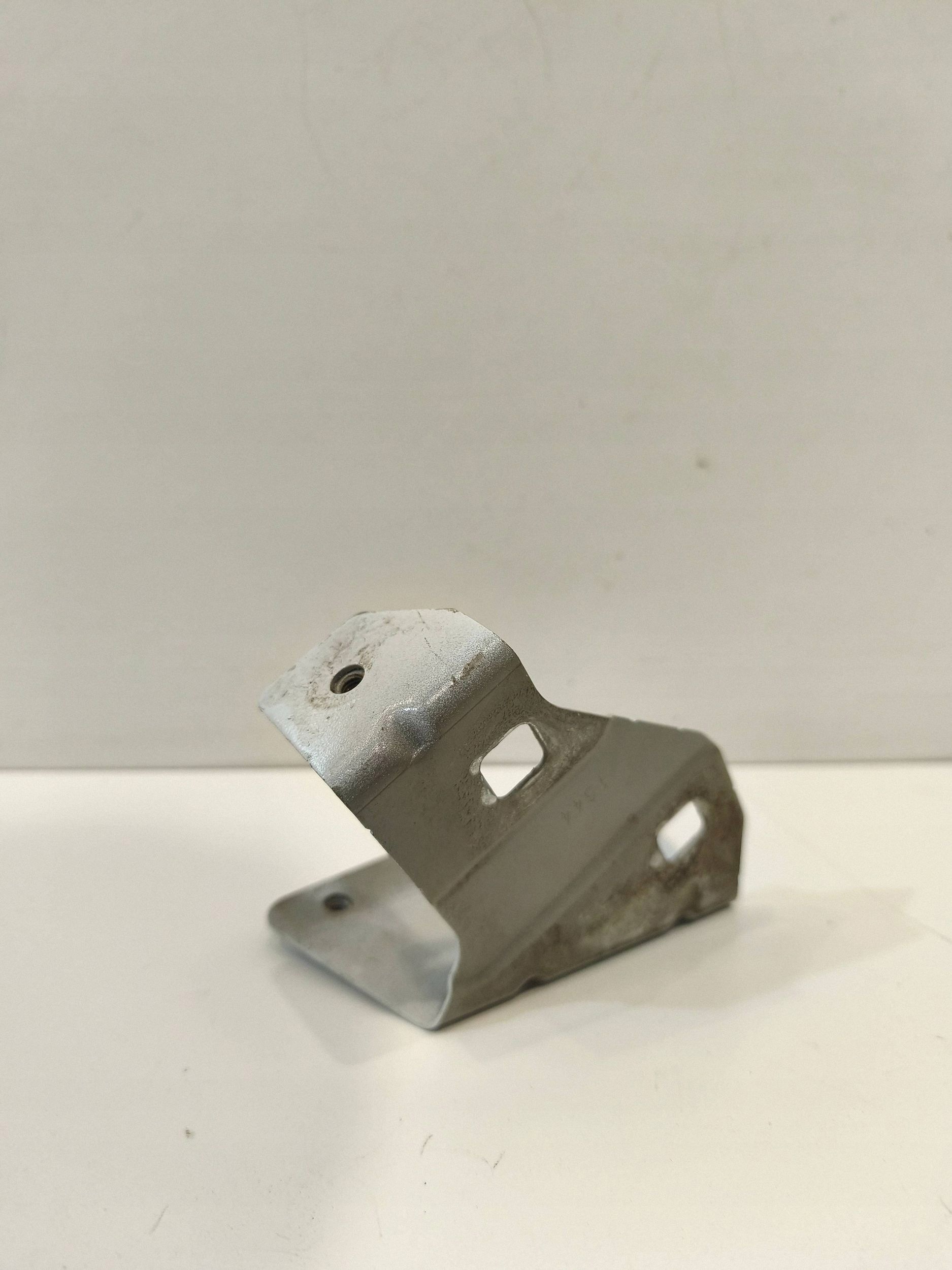 Support de garde-boue avant gauche 52045R image 3