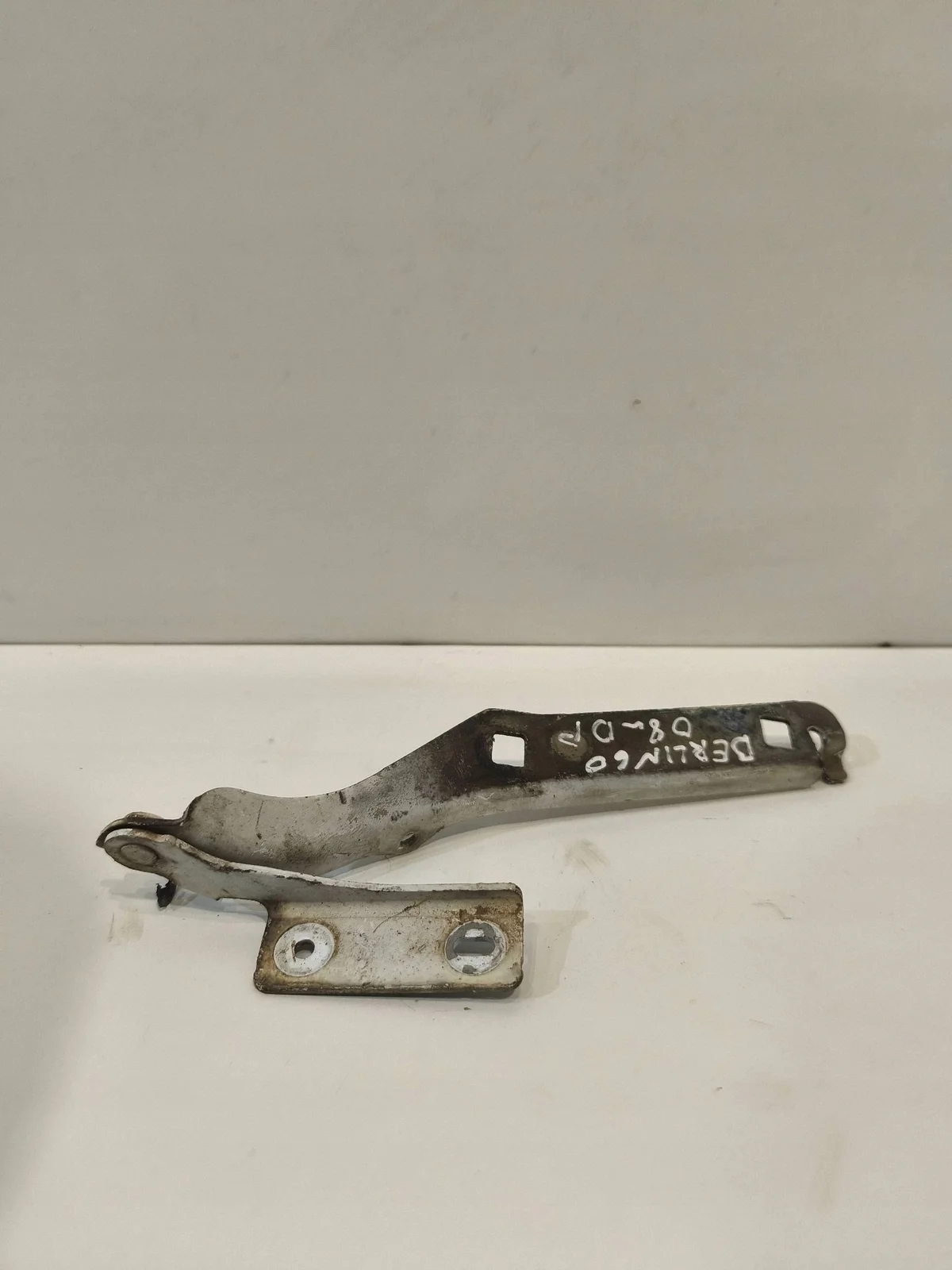 Citroen Berlingo III Charnière droite 9680631308