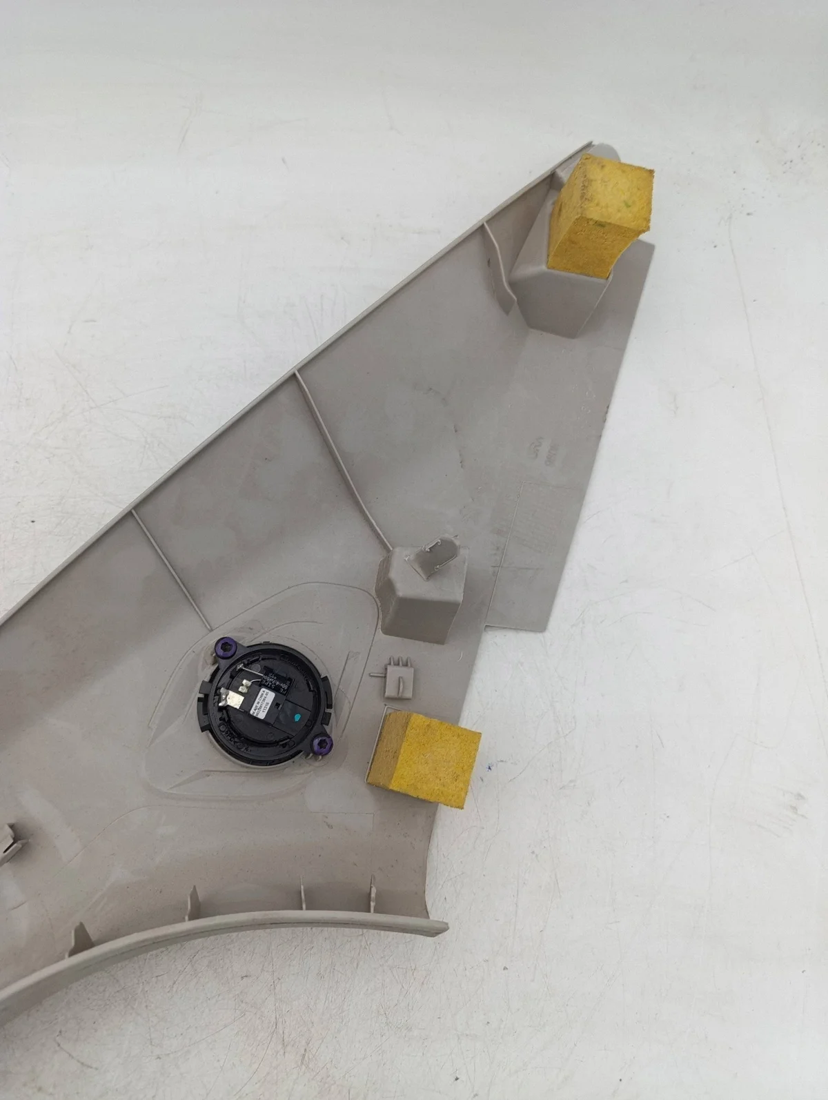 Vänster främre stolpskydd Toyota Yaris image 4