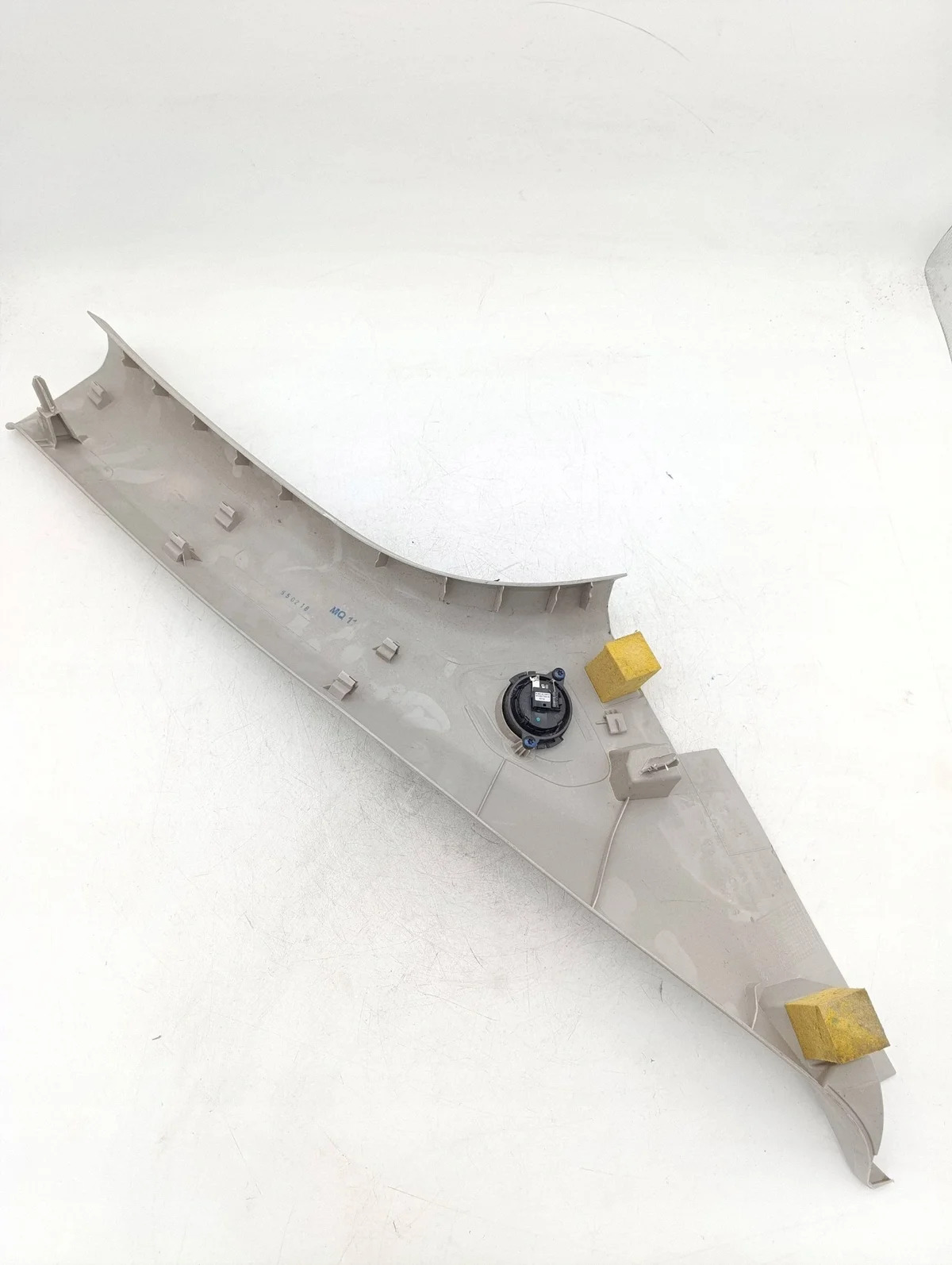 TOYOTA YARIS P21 etupilarin suojus SP08038 image 3