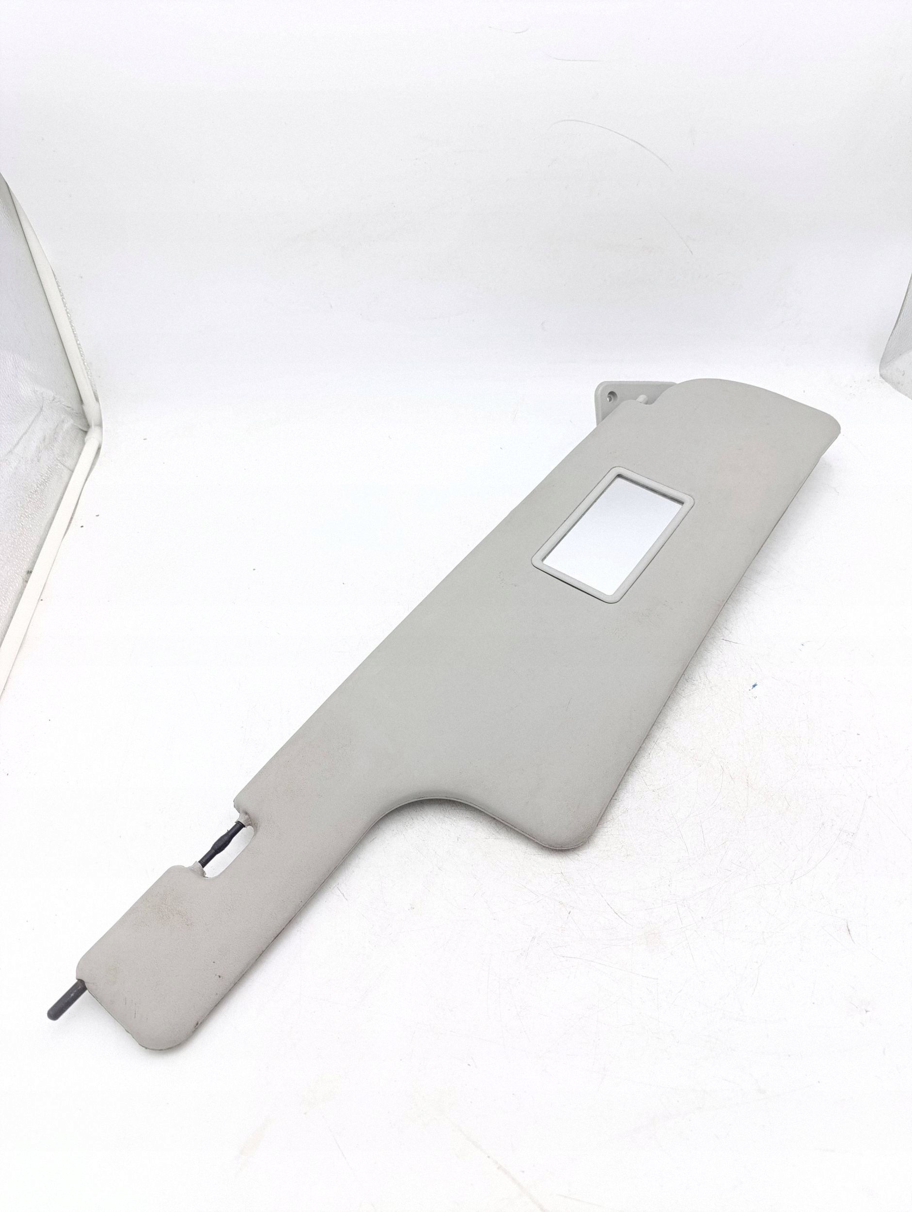 Parasol Iveco Daily 4ª Gen Derecho OEM VLO21808 image 2