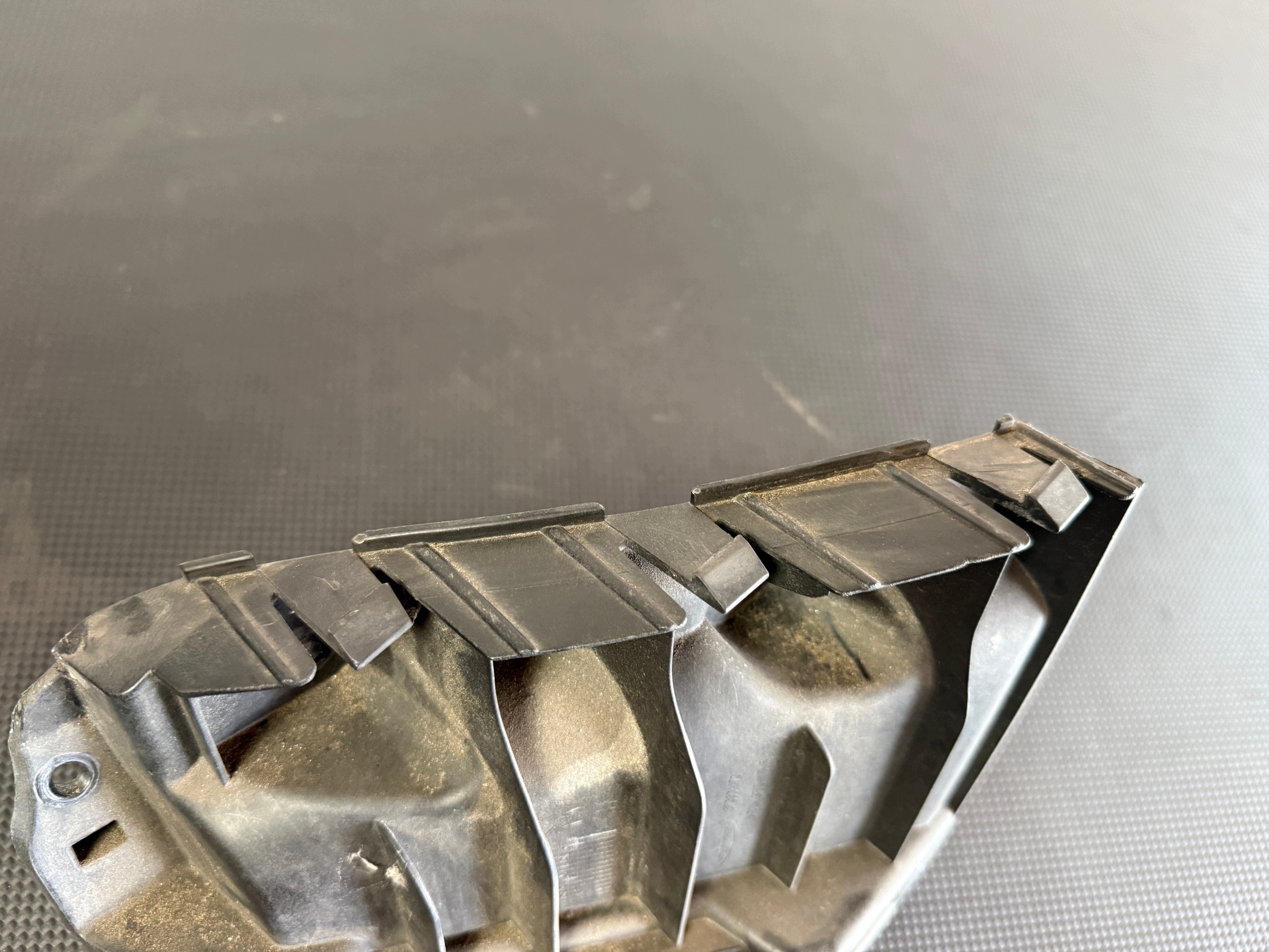 Maserati Ghibli Rear Left Bumper Clip Used