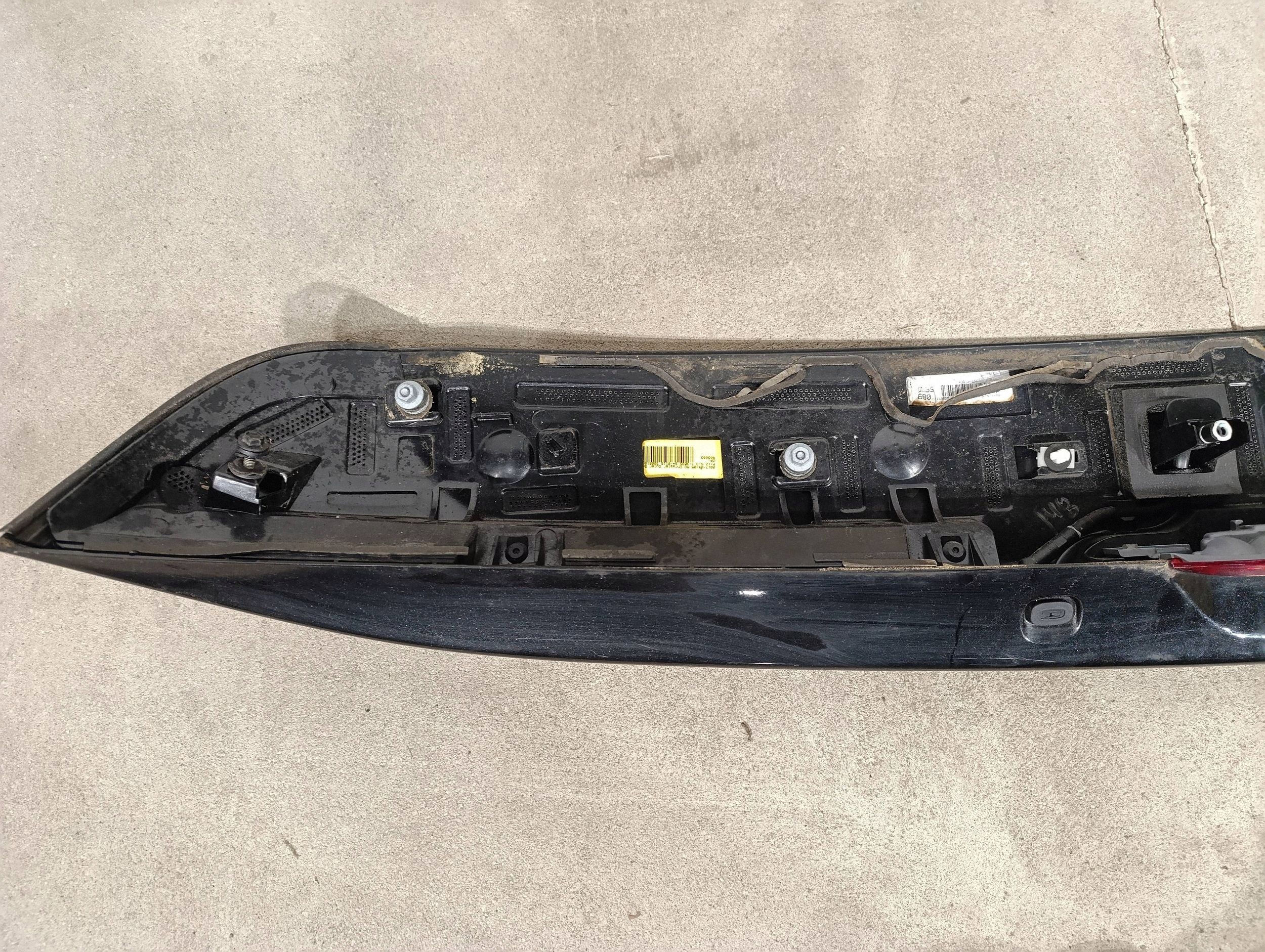 Used Spoiler for Chrysler Pacifica VLO20149 image 4
