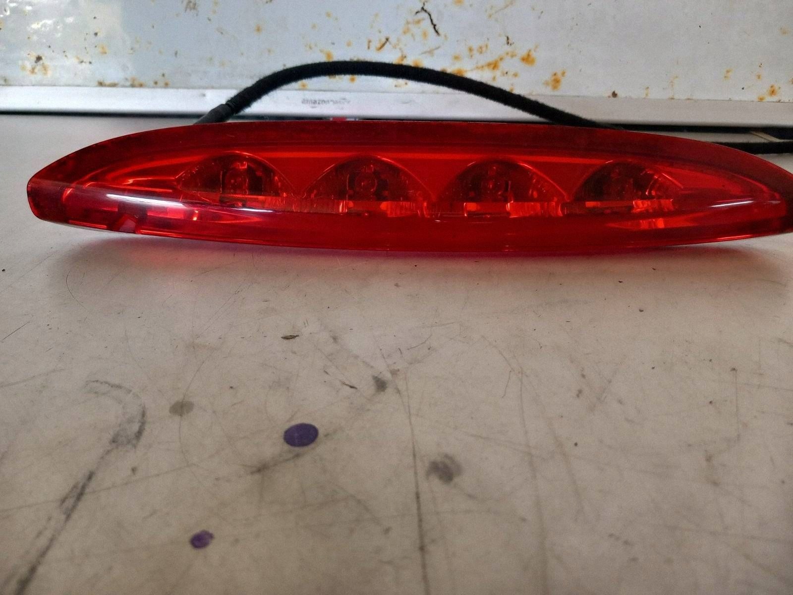 3ème feu stop Peugeot 208 I 9674309080 image 2