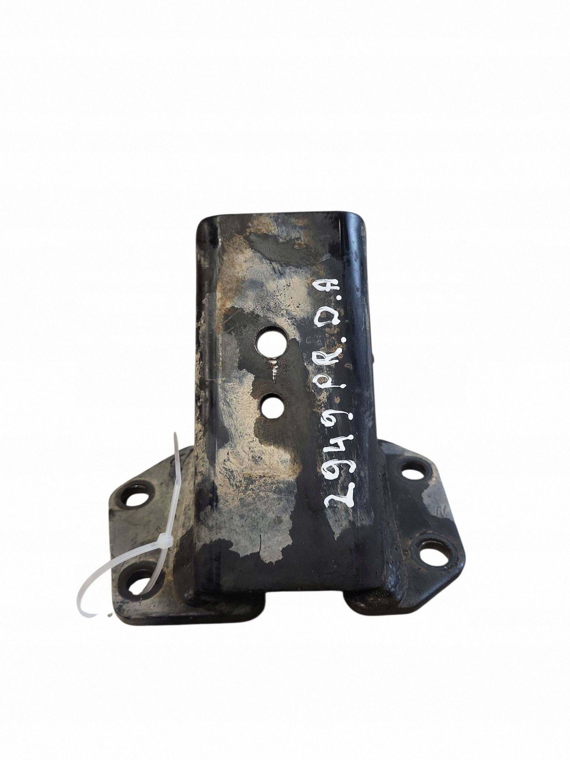 2017 Mitsubishi L200 Engine Mount OEM JUT261406 image 2