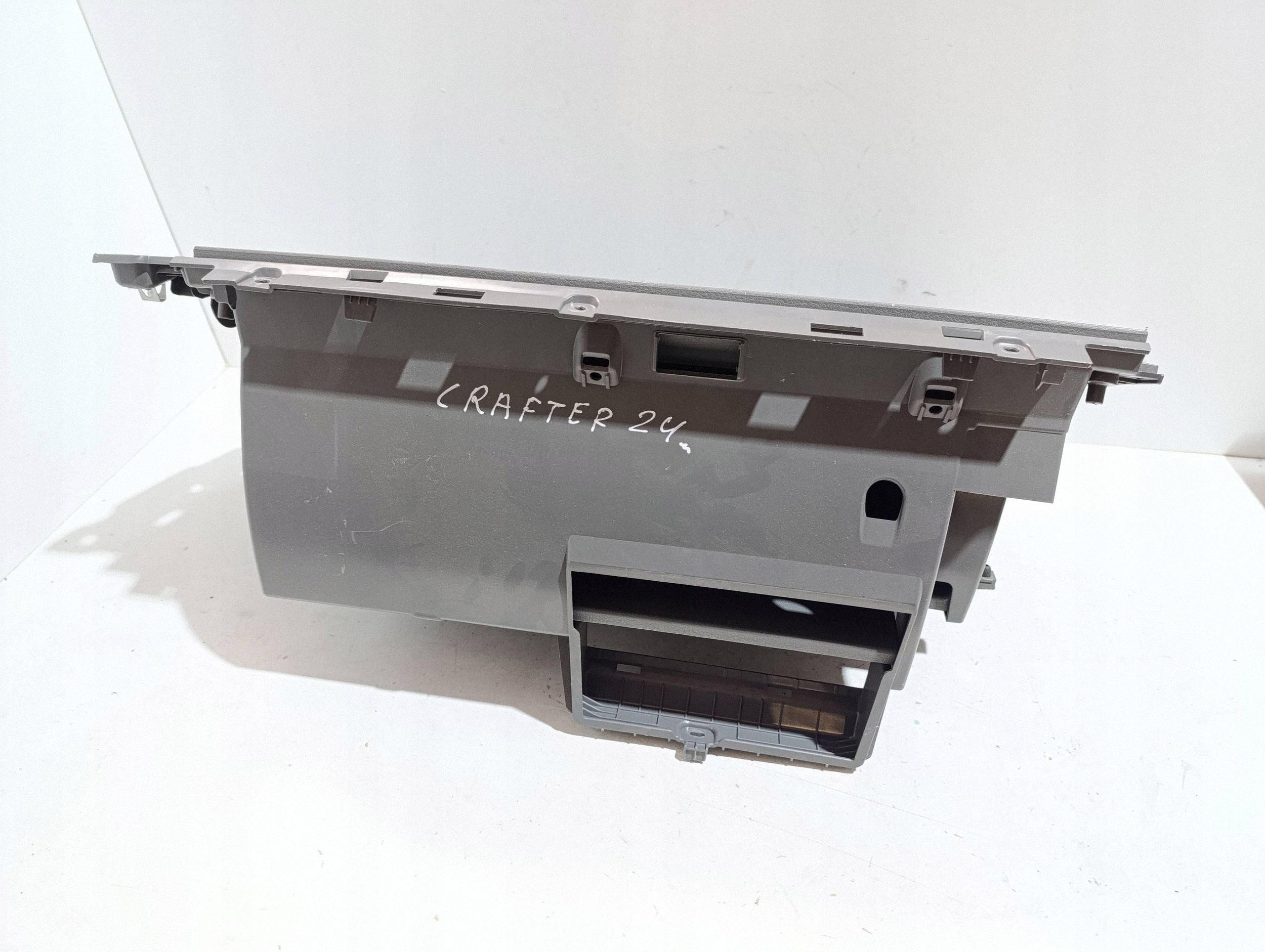 Volkswagen Console Storage 7C1857264 image 5