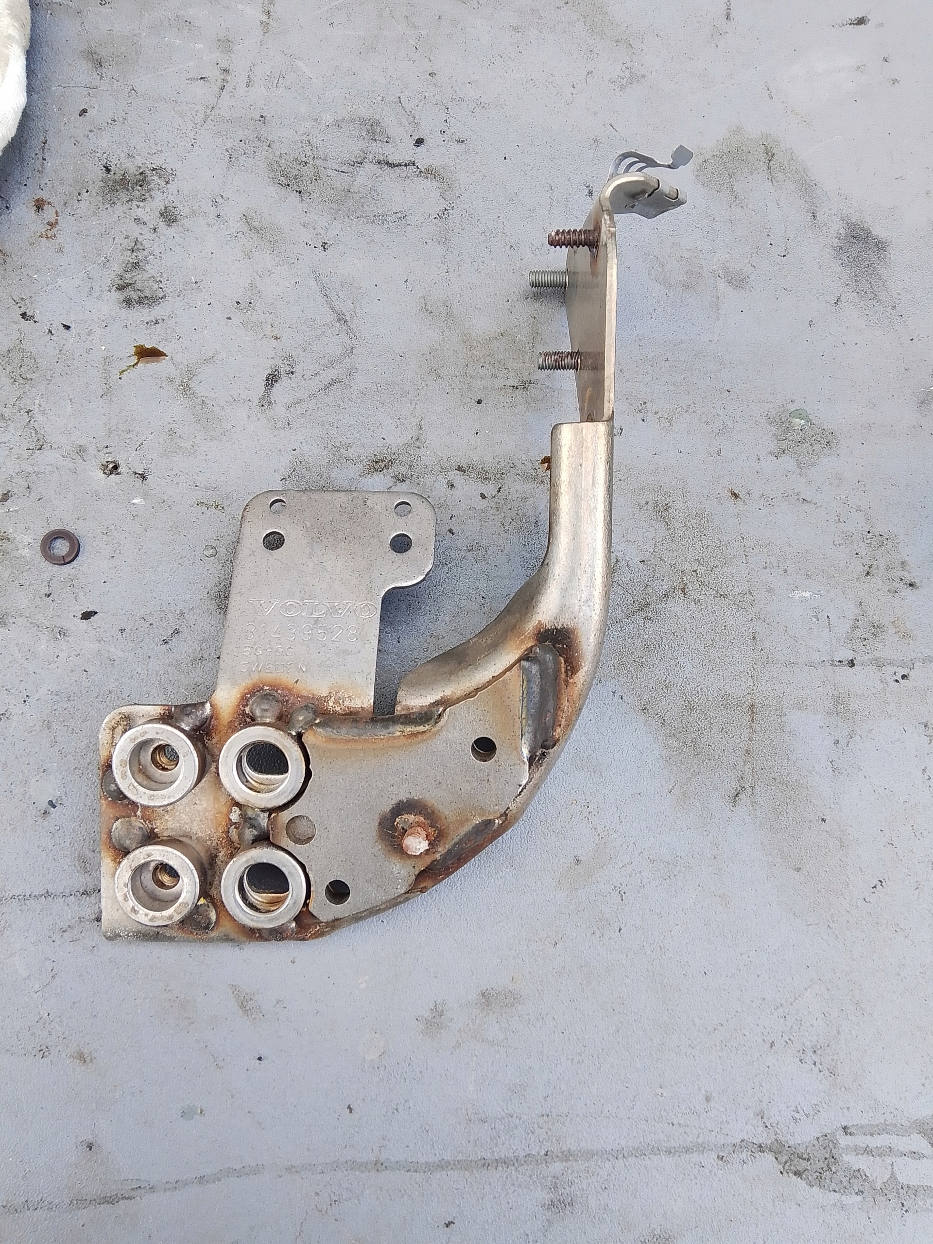 Volvo V70 2016 Peças do Compartimento do Motor OEM 31439528 image 2