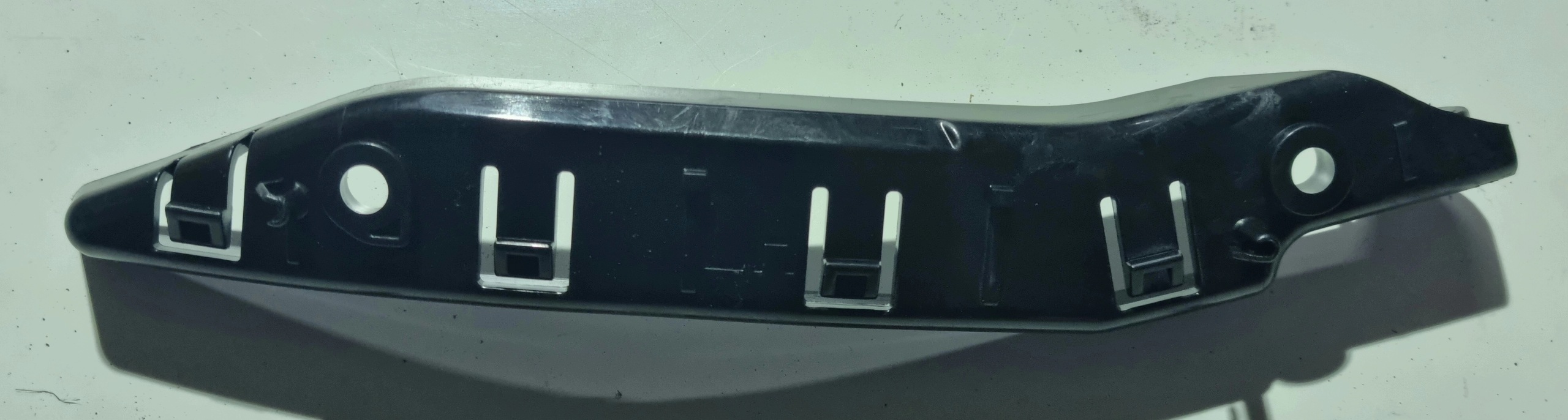 Tesla Model Y Suporte Guarda-lamas Esquerdo image 2