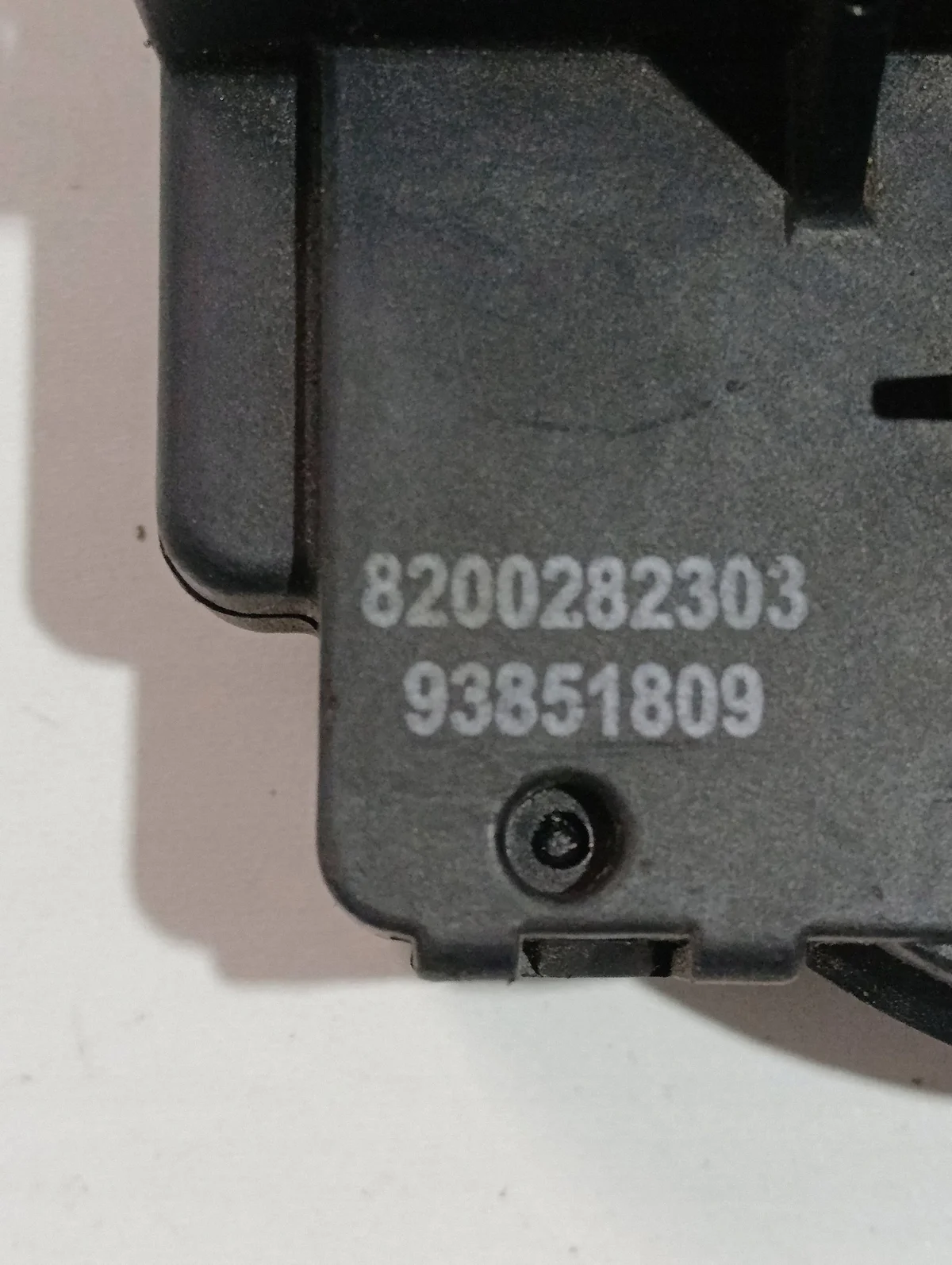 Serrure hayon OPEL VIVARO C 8200282303 image 5