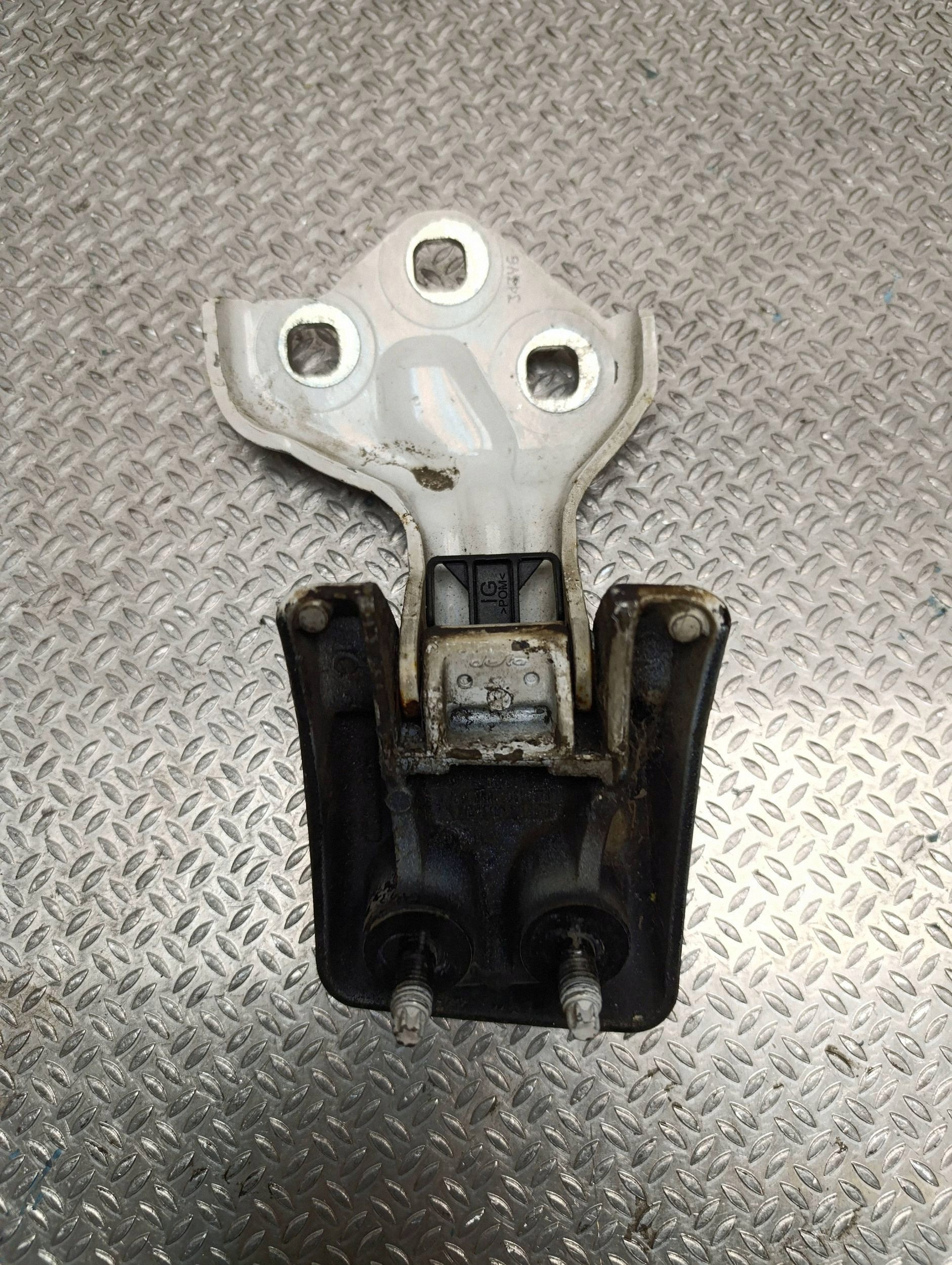 Citroen Jumpy Rear Door Hinge Left Used image 3