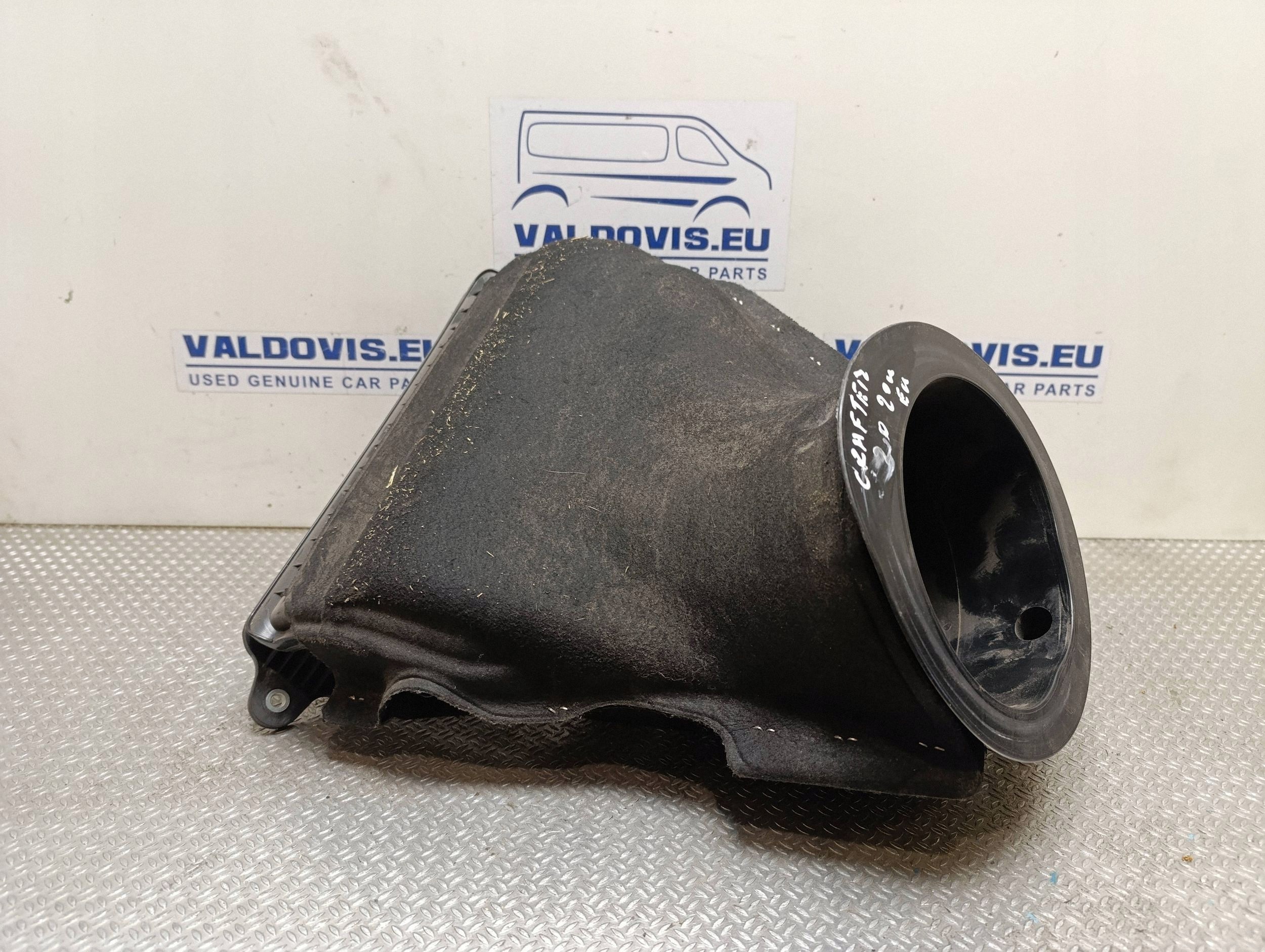 Volkswagen Crafter Ilmanotto Putki 7C1815130B image 2