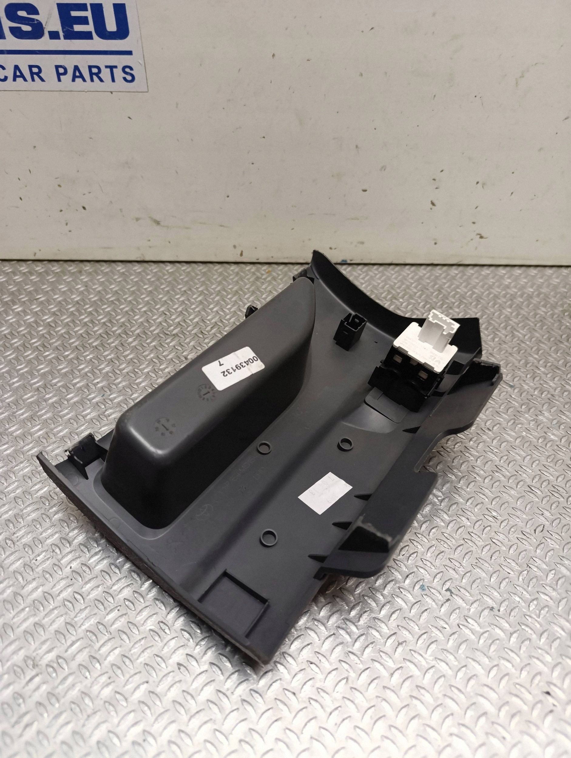 Schublade Peugeot Expert 9811952177 gebraucht image 3
