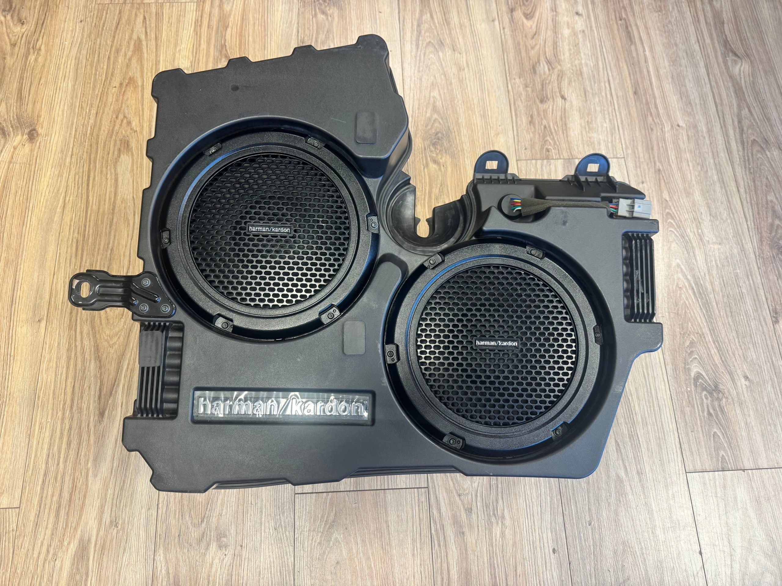 Dodge Challenger SRT Subwoofer 05091044AF Used