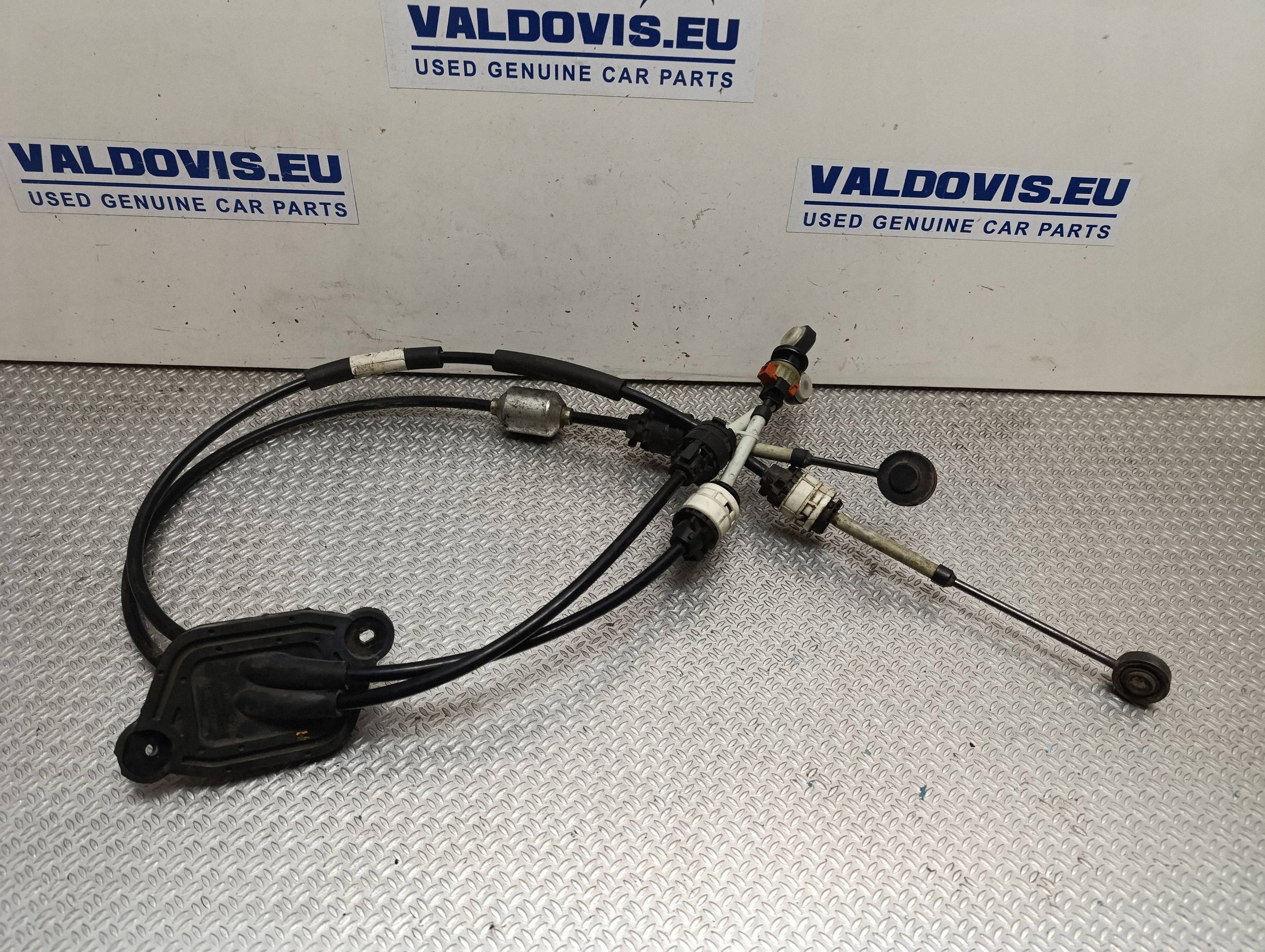 Vaihdevivusto Renault Master III 8201083204C image 2