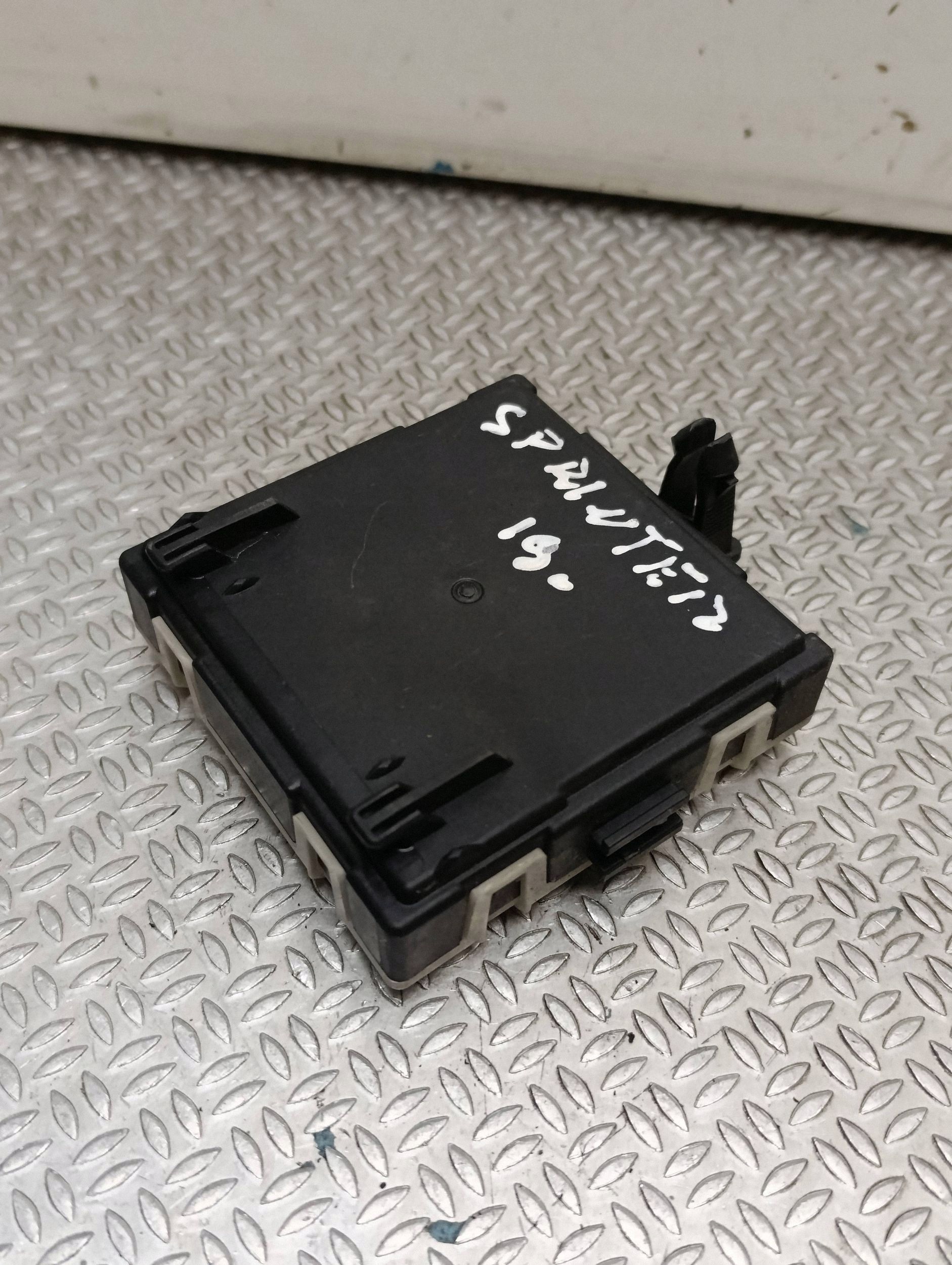 Módulo Porta Esquerda Mercedes Sprinter W907 A2139010208 image 3