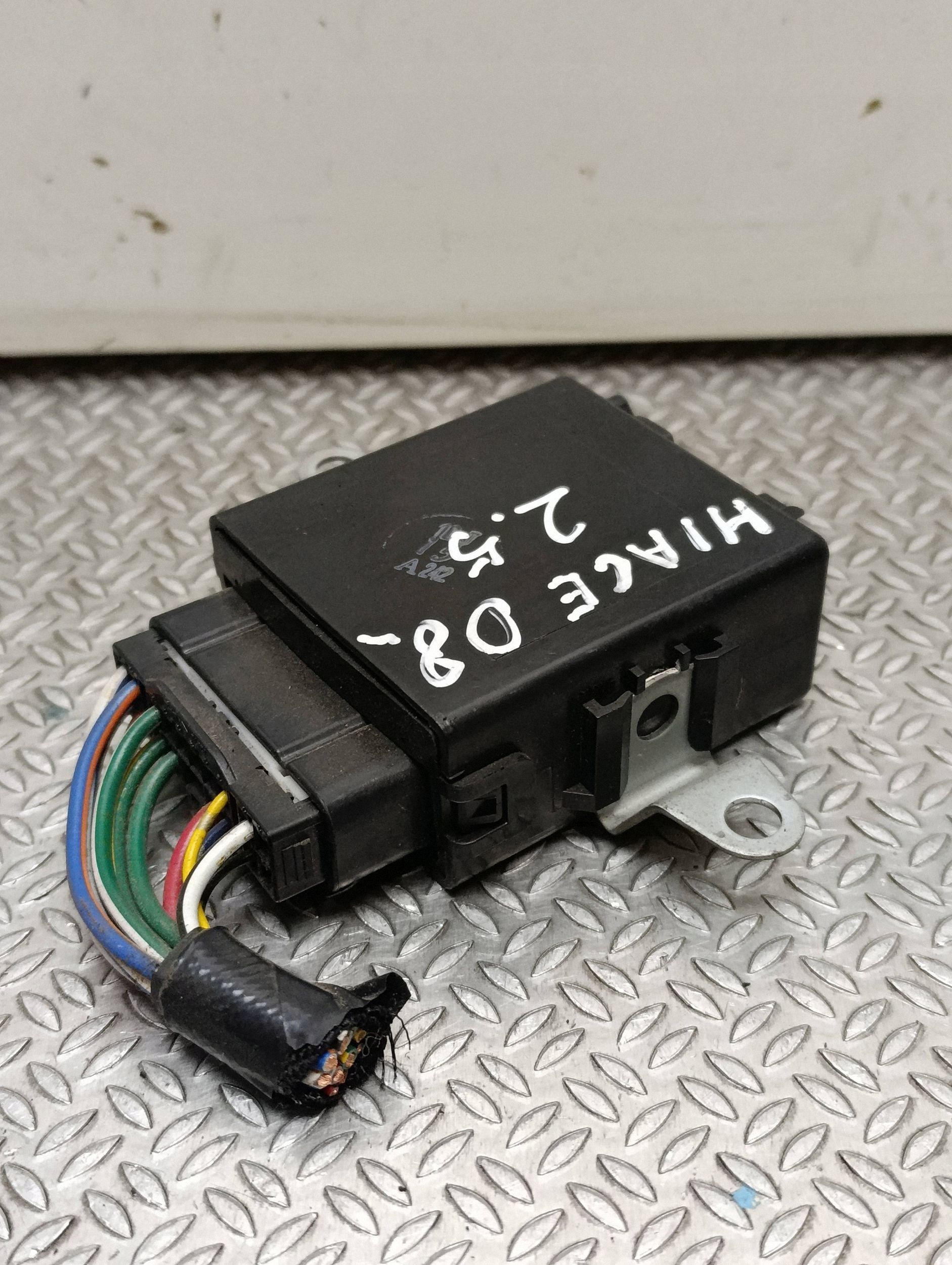 Relais Toyota Hiace H200 1650005780 image 3