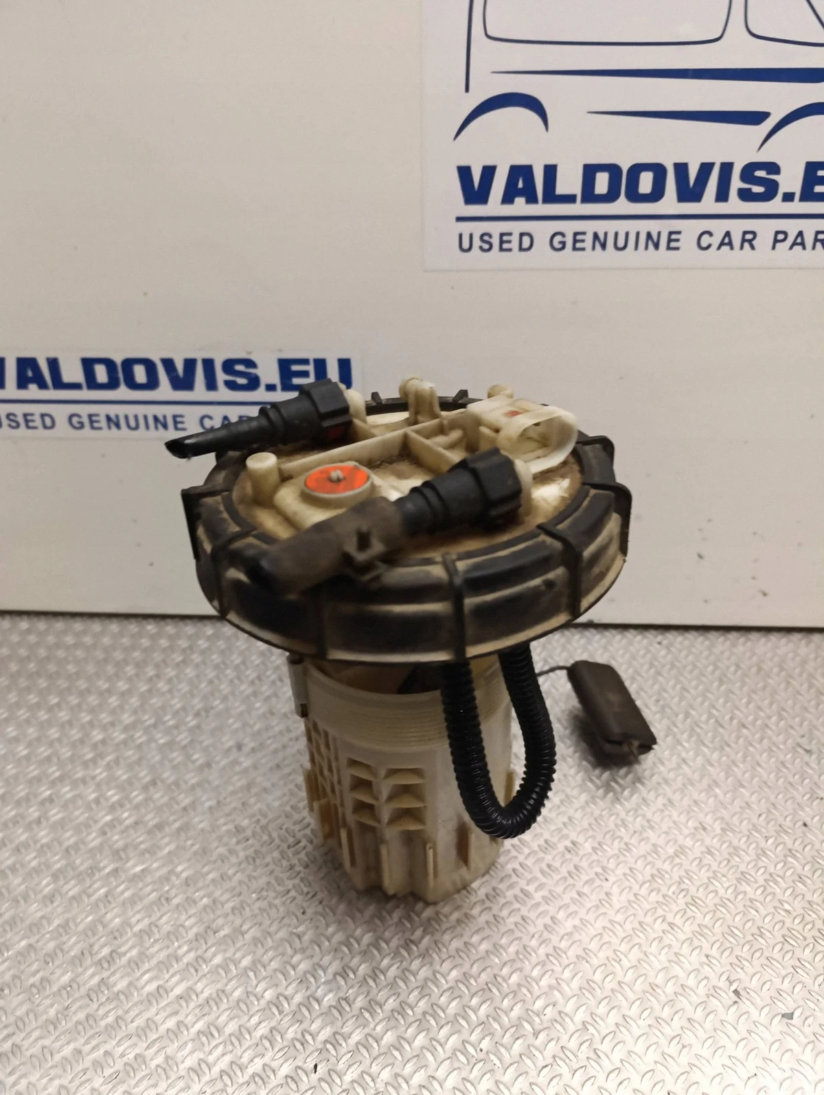 Opel Vivaro 2008 Pompe à carburant 56105210 image 3