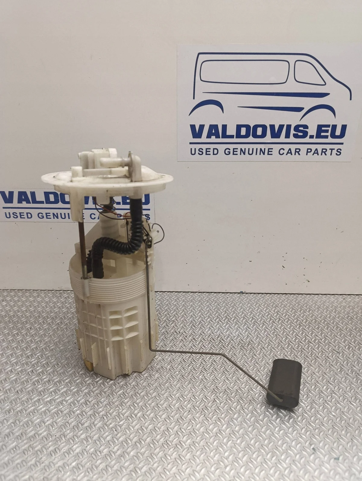 Renault 8200704611 Fuel Pump - Used