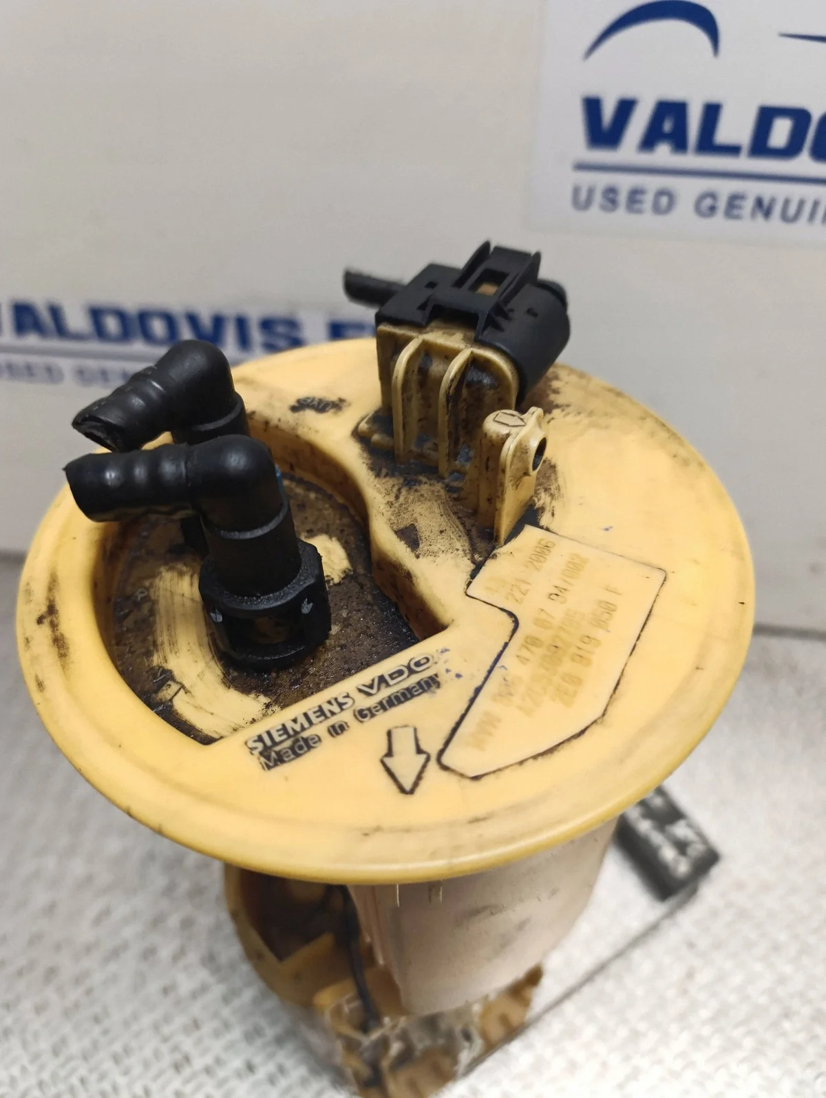 VW Crafter 2.5 polttoainepumppu A9064700794 image 4