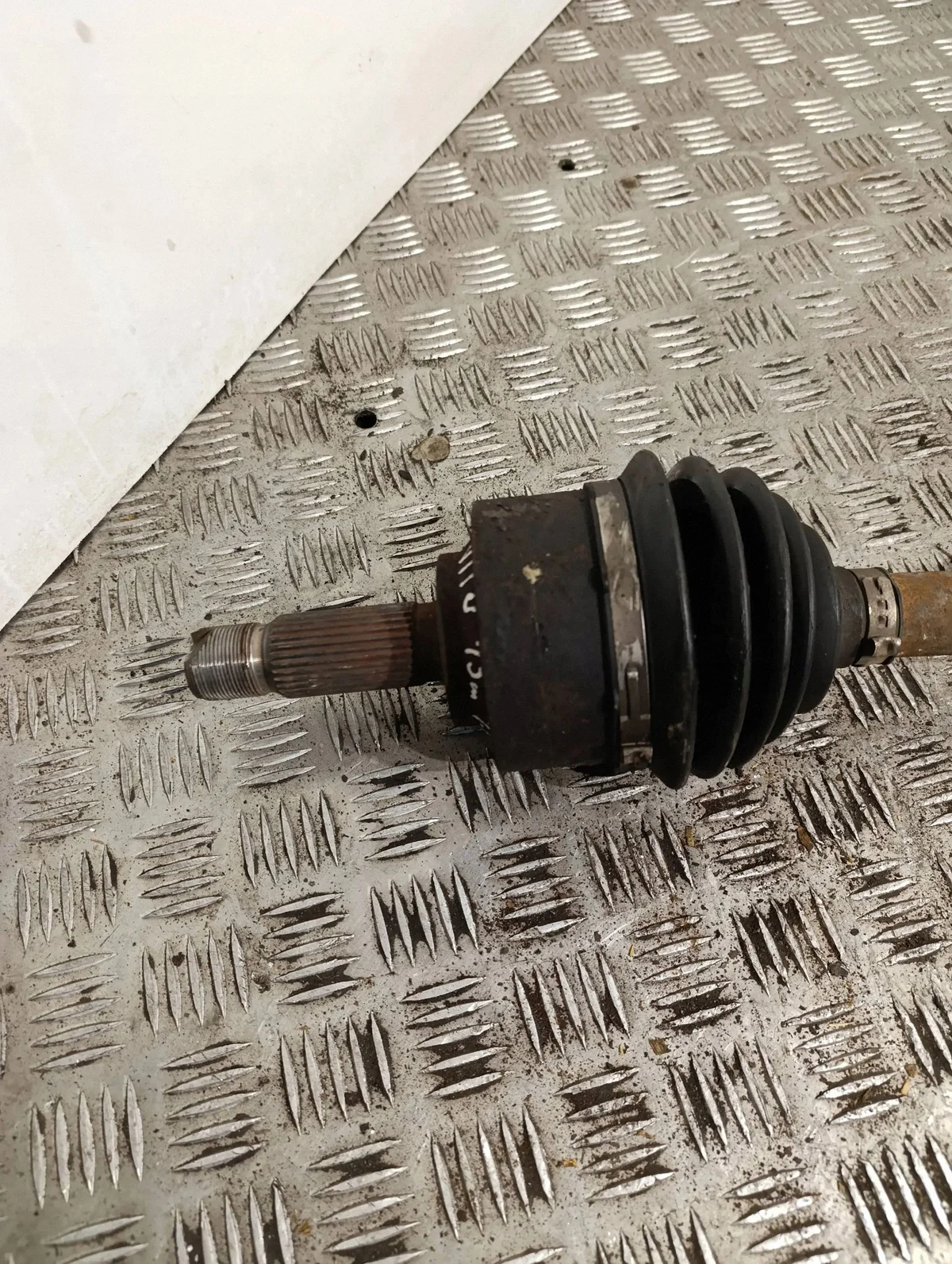 MERCEDES-Benz etu vetoakseli Oikea A4473305000