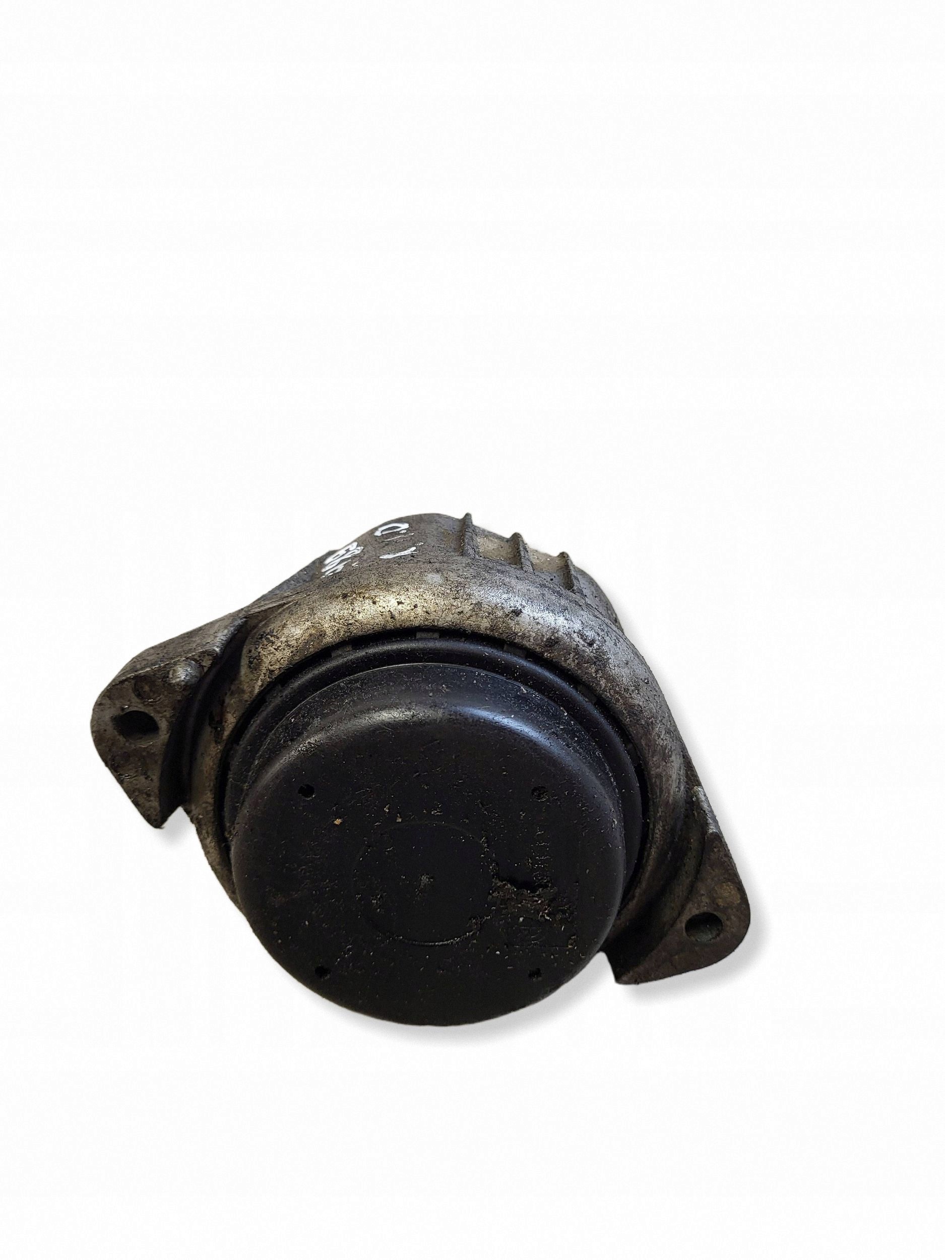 BMW 3 E90 E91 moottorin kiinnike 2011 OEM JUT265585 image 2