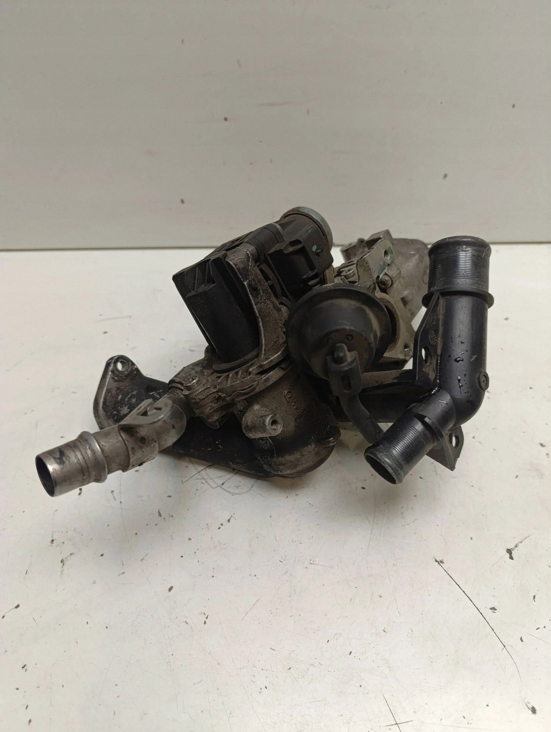 EGR Koeler Ford Focus III 1.6L 2014 Gebruikt image 3