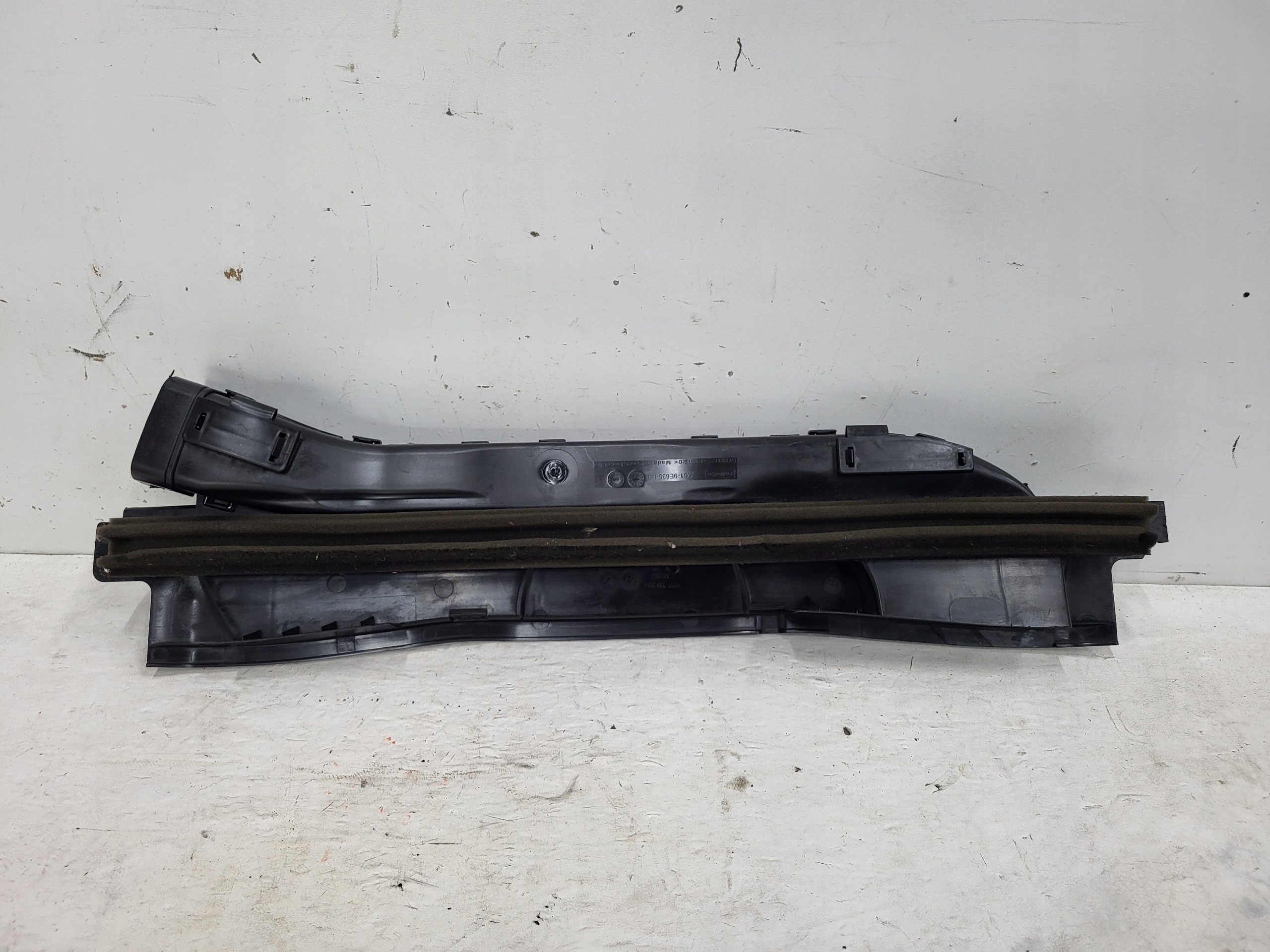 Ford Focus Mk4 Kuga Mk3 Dolot Powietrza