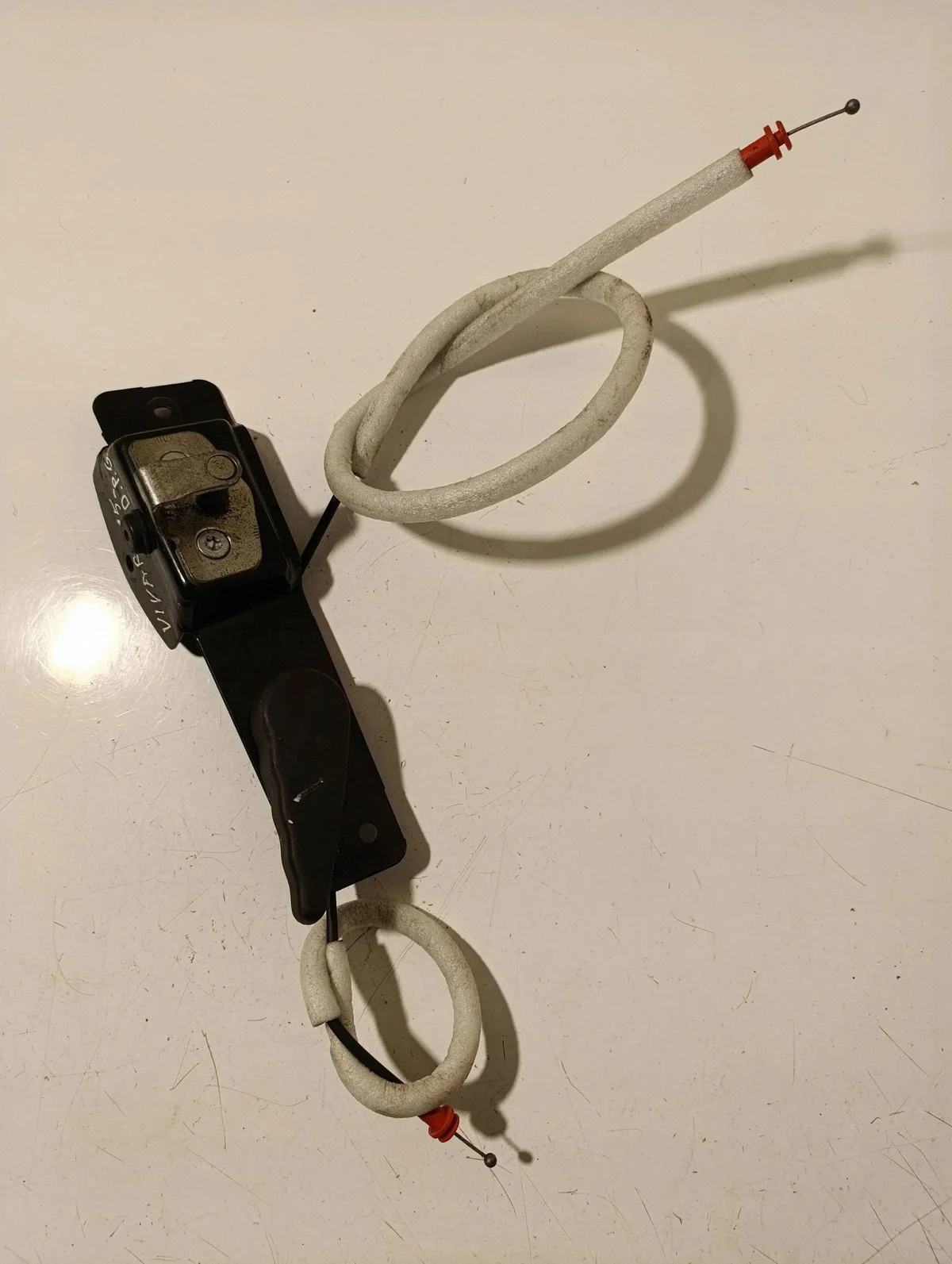Serrure hayon OPEL VIVARO C 8200006360