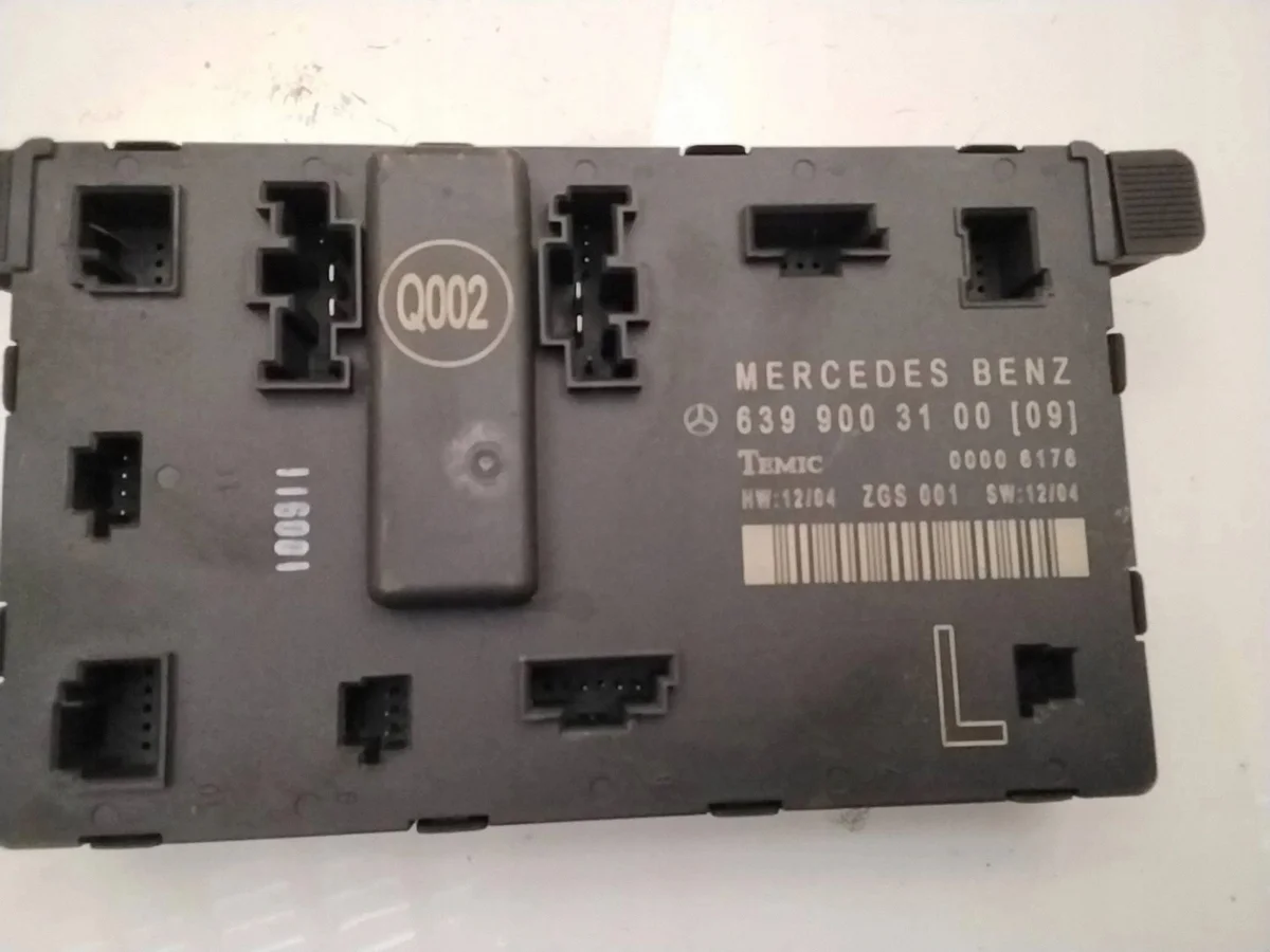 Module commande Mercedes Vito W639 6399003100 image 3