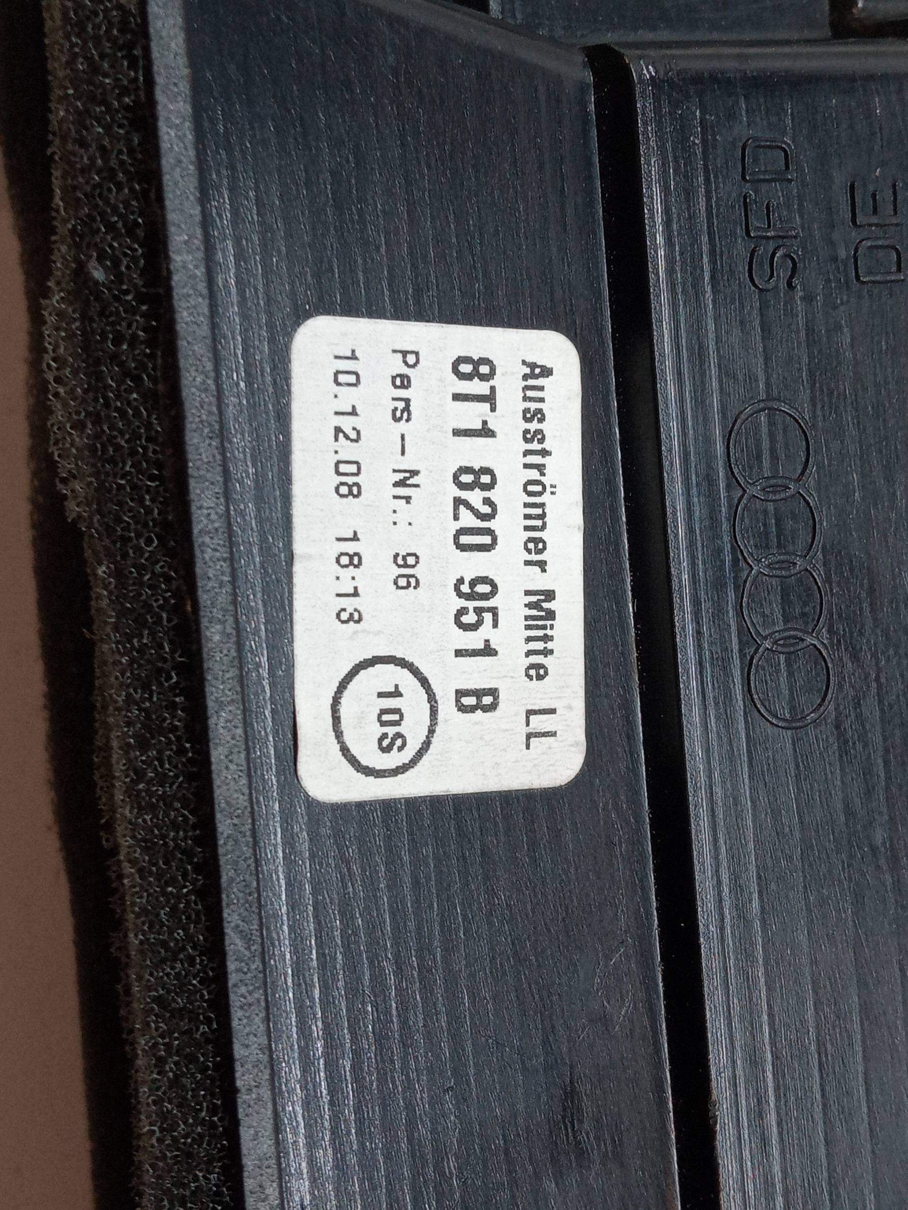 Grelha de Ventilação Audi A4 B8 Usada image 4