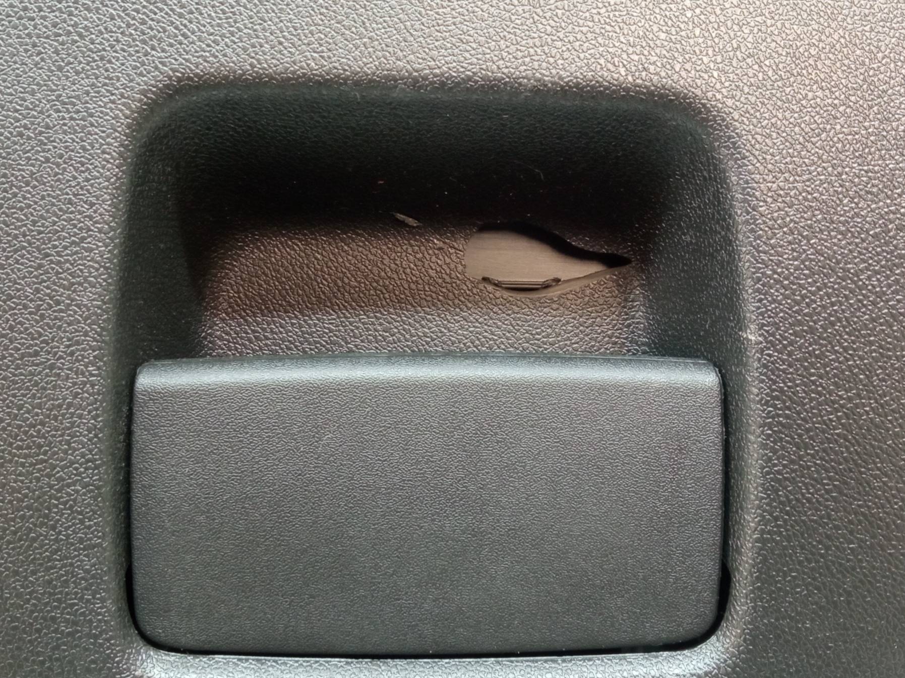 Opbergvak Opel Crossland I (2017-2024) 13463314