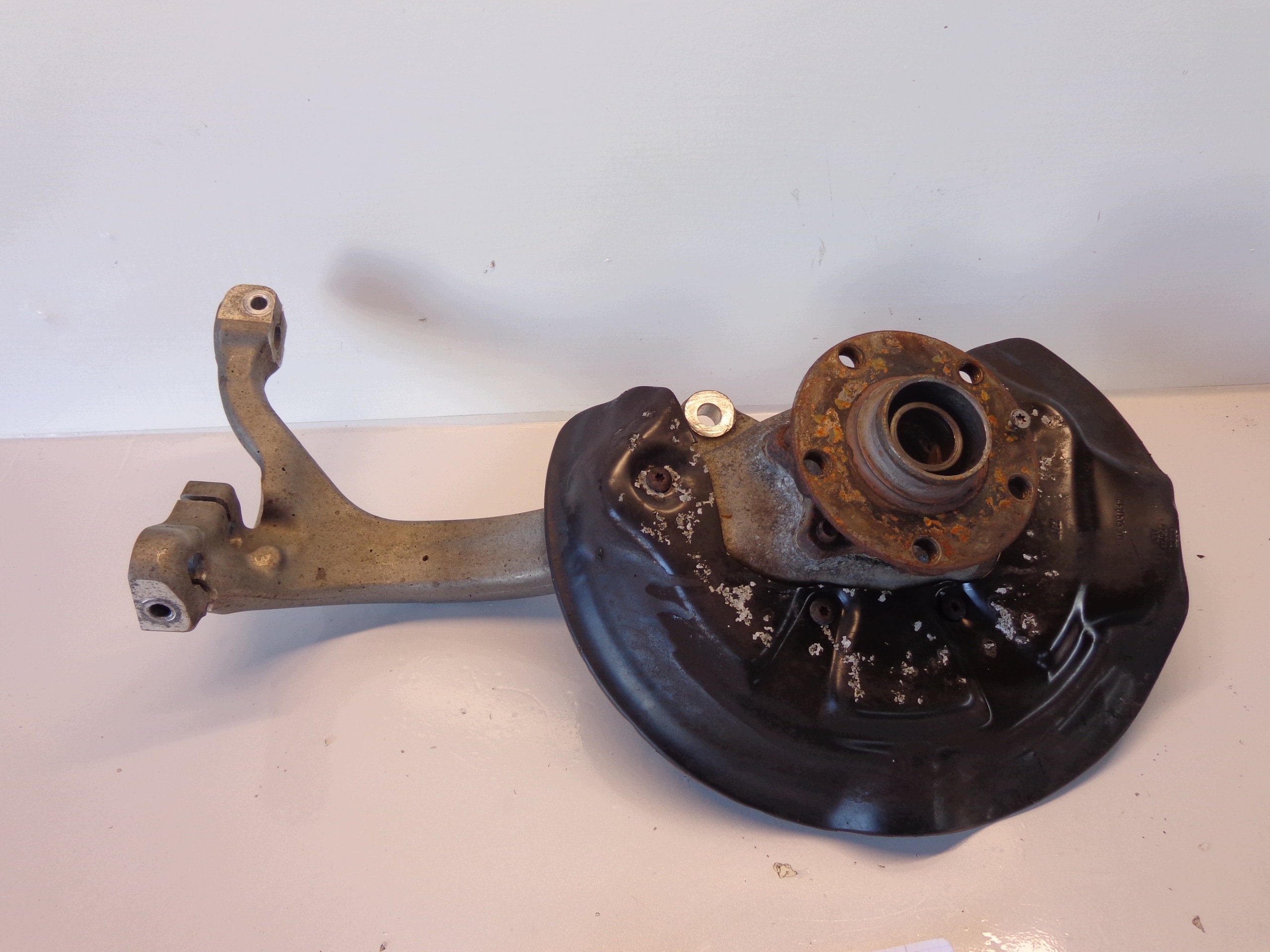 Audi A6 C6 3.0 TFSI Cubo Roda Dianteiro Esquerdo image 2