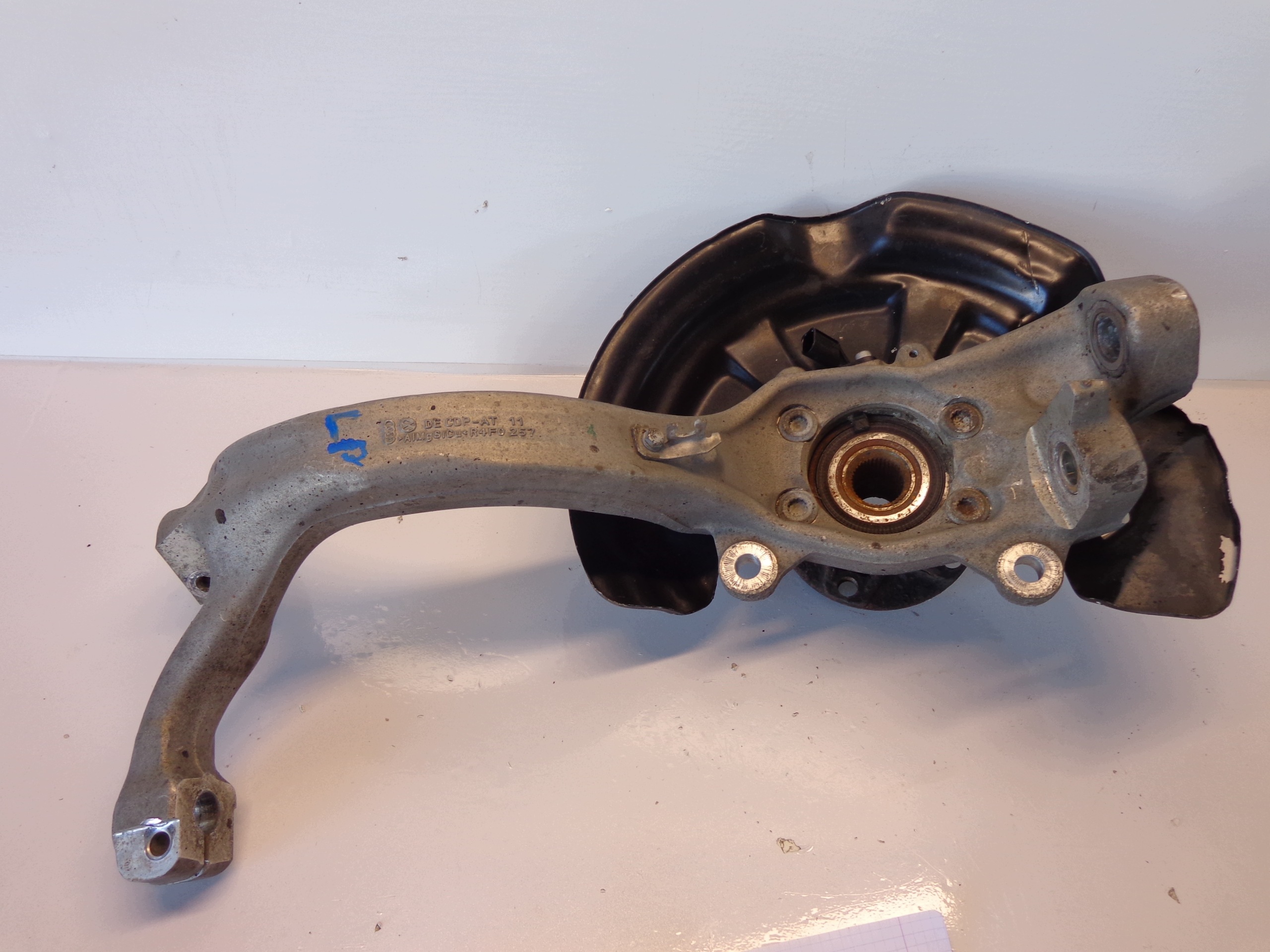 Audi A6 C6 3.0 TFSI Cubo Roda Dianteiro Esquerdo image 4
