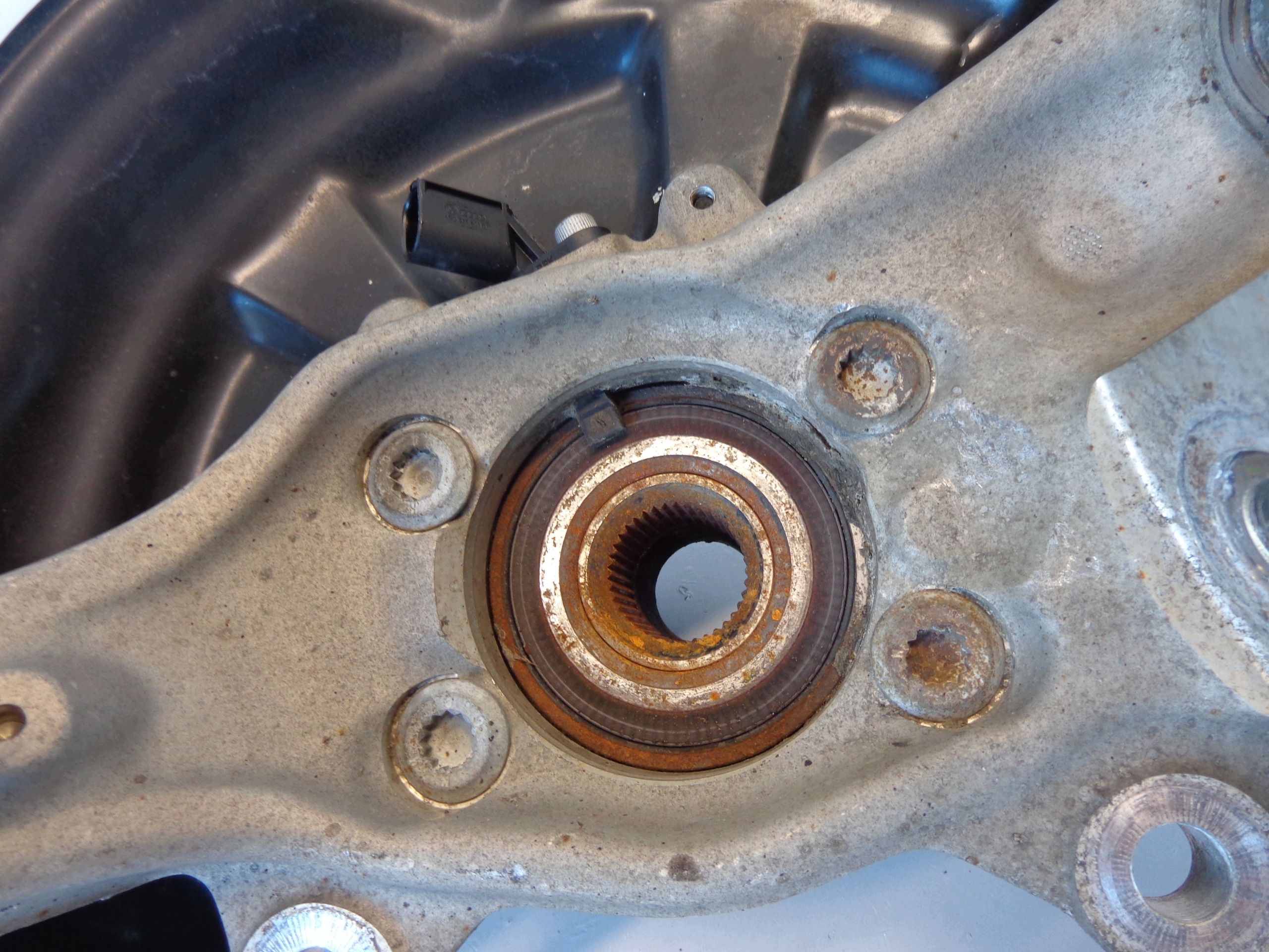 Audi A6 C6 3.0 TFSI Cubo Roda Dianteiro Esquerdo image 7