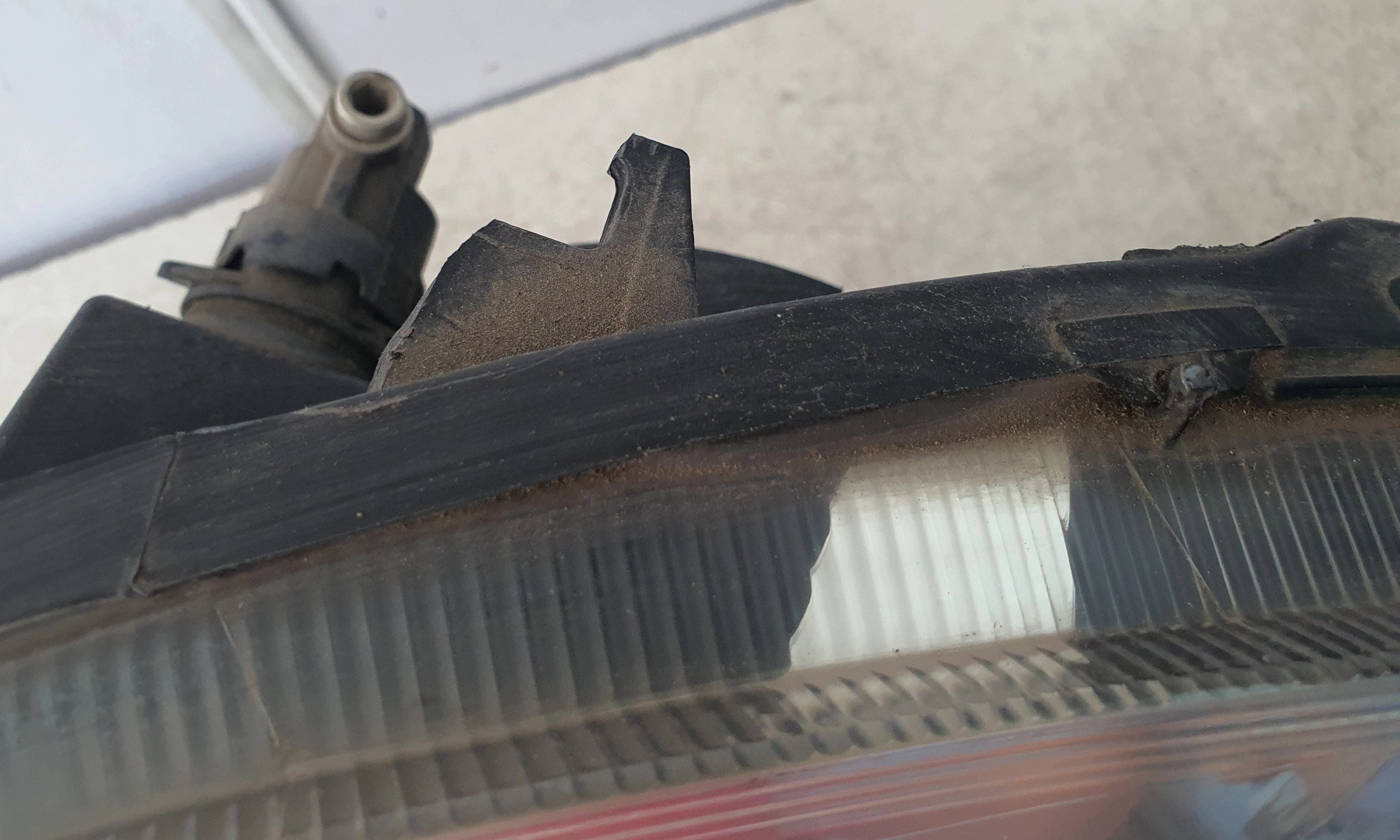 Opel Vivaro 06- Left Headlight Used 8200701354