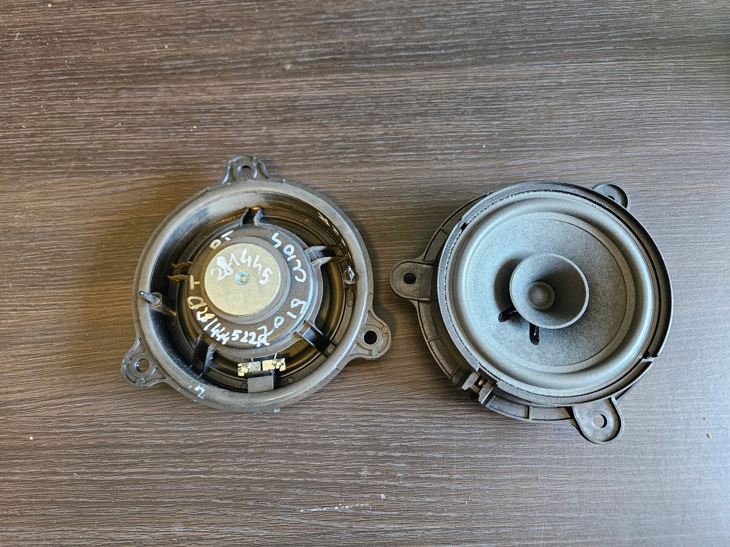 Renault Clio 4 IV kaiutin 281444522R