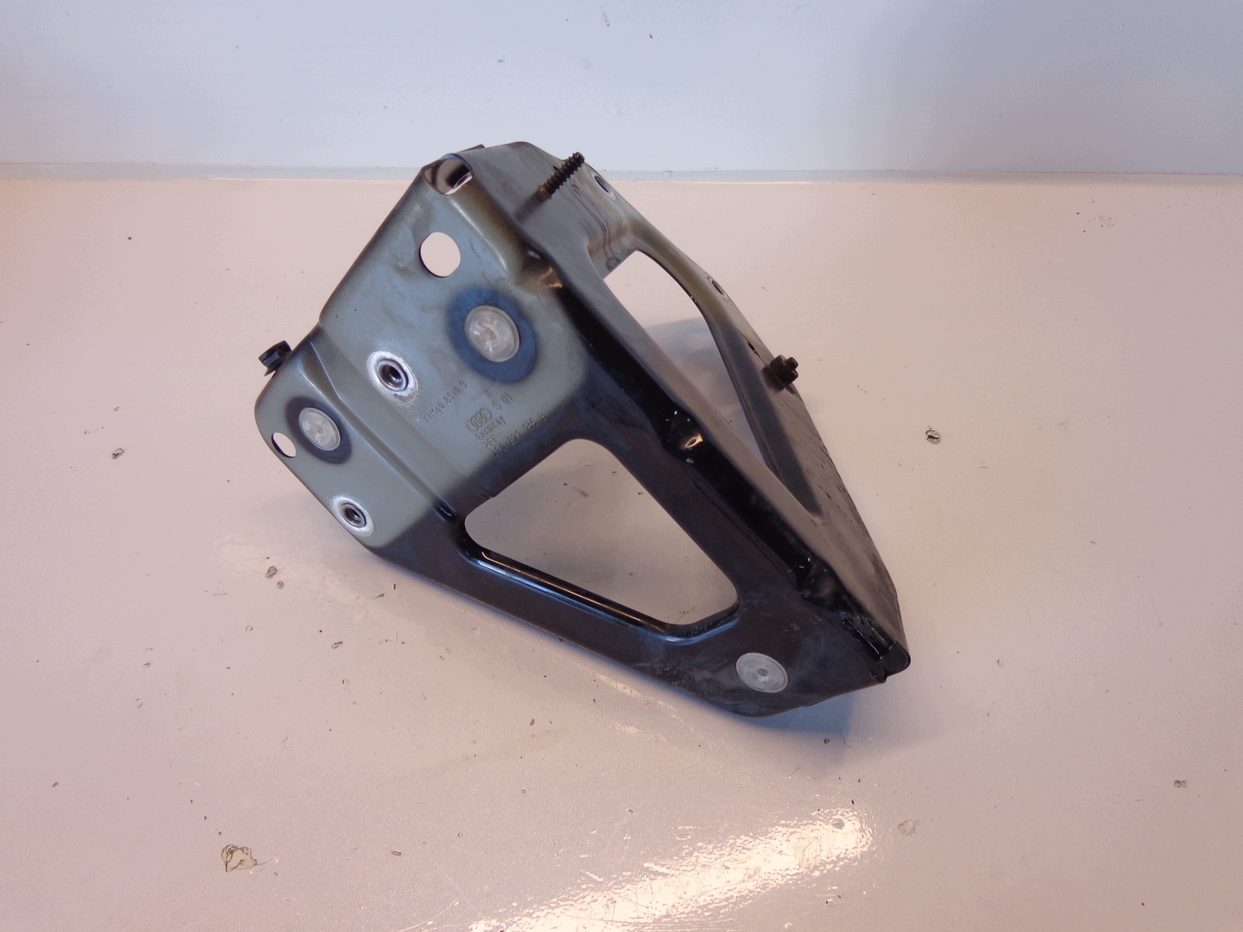 Support aile Audi A6 C6 L avant gauche image 2