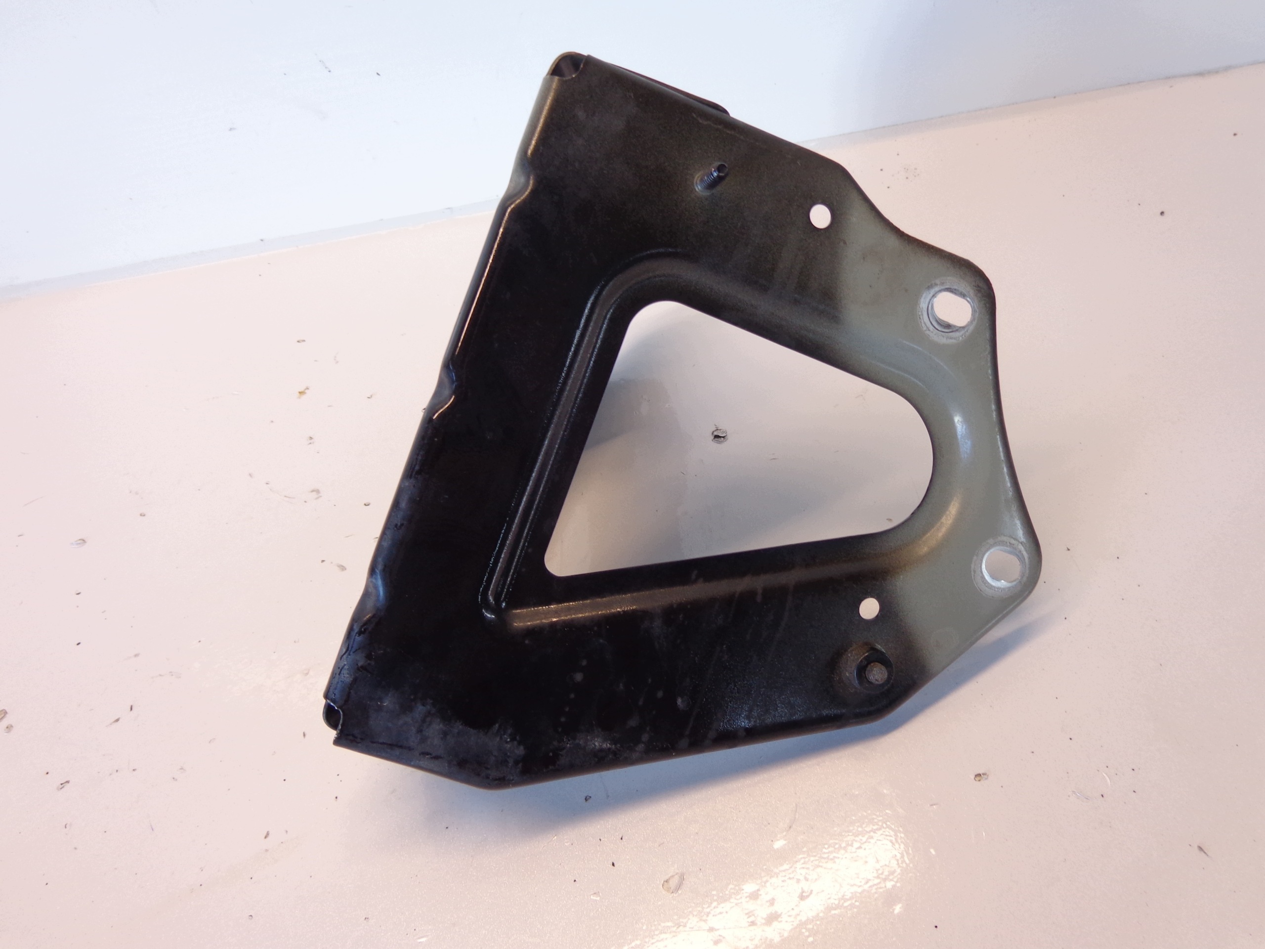 Support aile Audi A6 C6 L avant gauche image 3