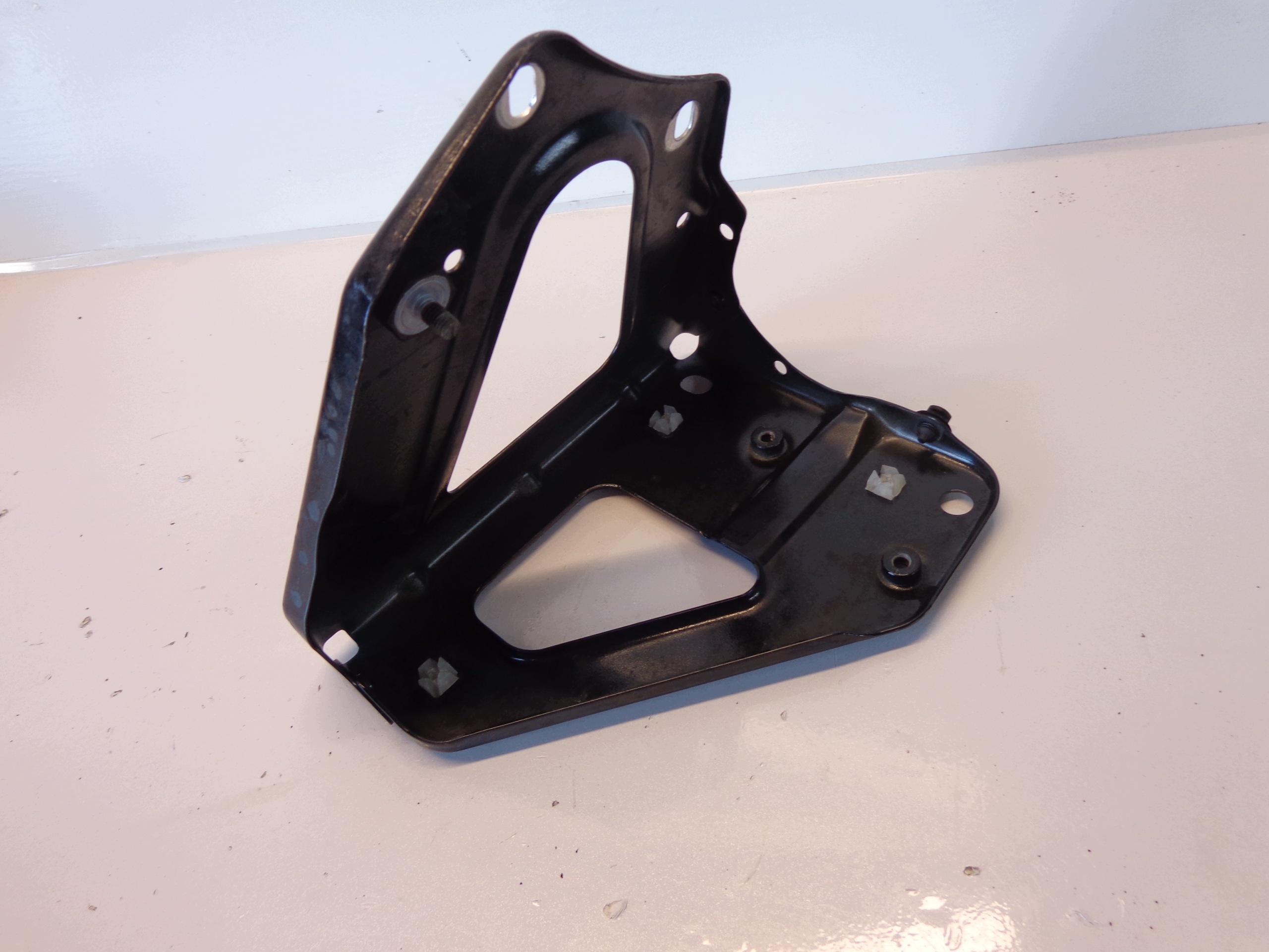 Support aile Audi A6 C6 L avant gauche image 4