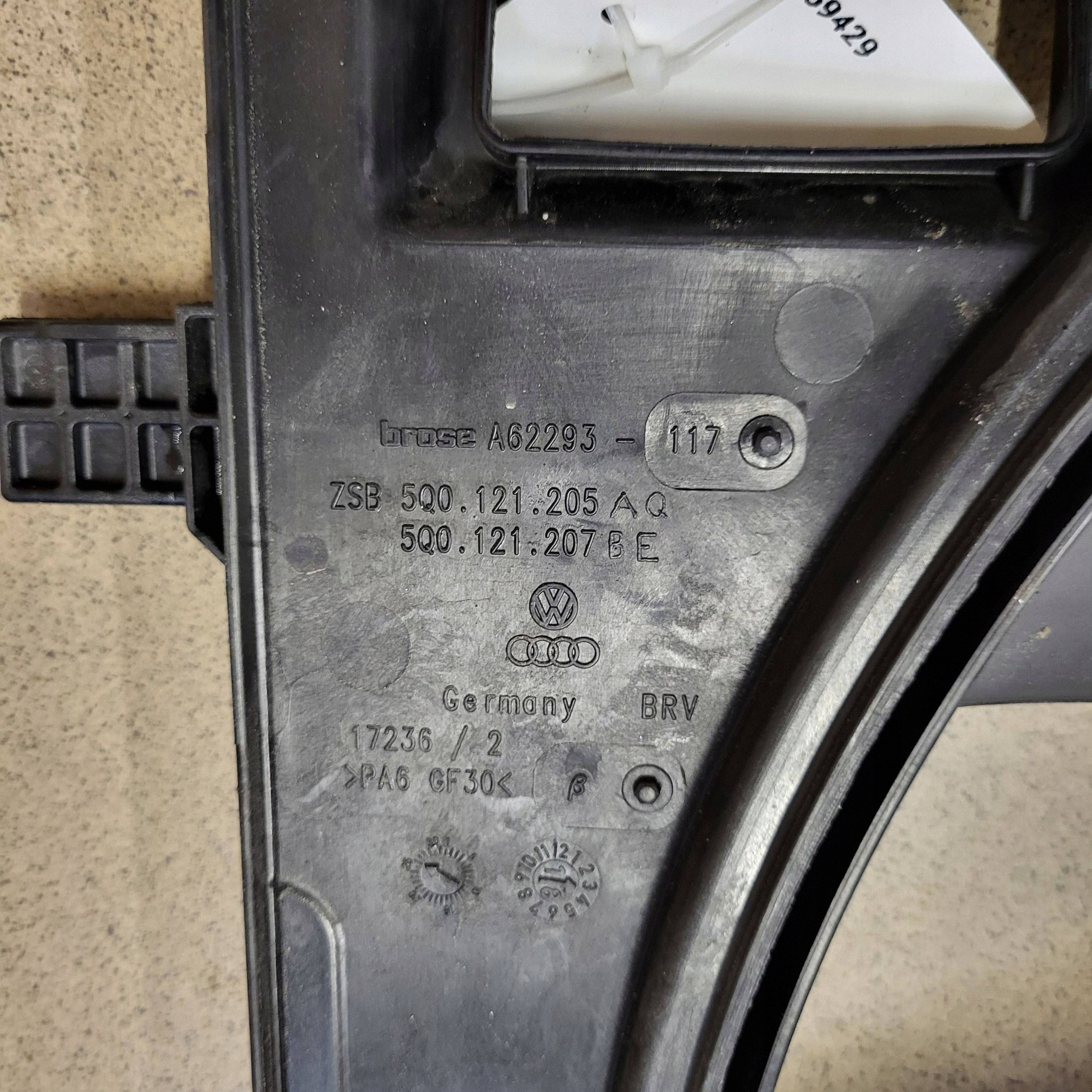 VW Golf VII Radiateur Ventilator 5Q0121205A image 5