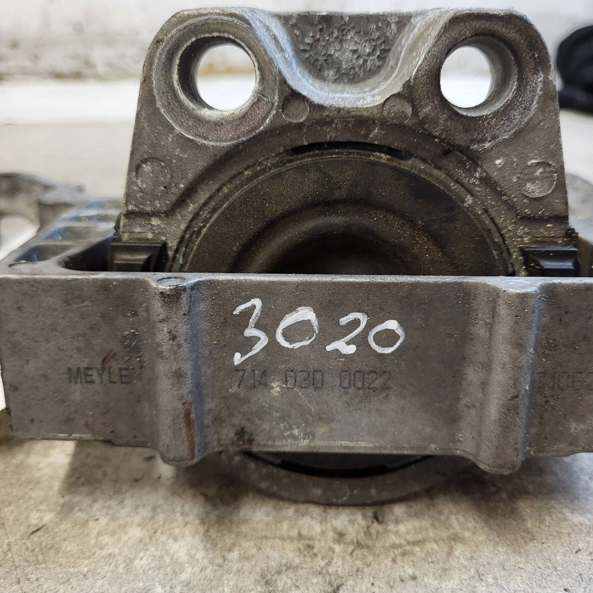 Support moteur Volvo V40 2014 7140300022 image 5