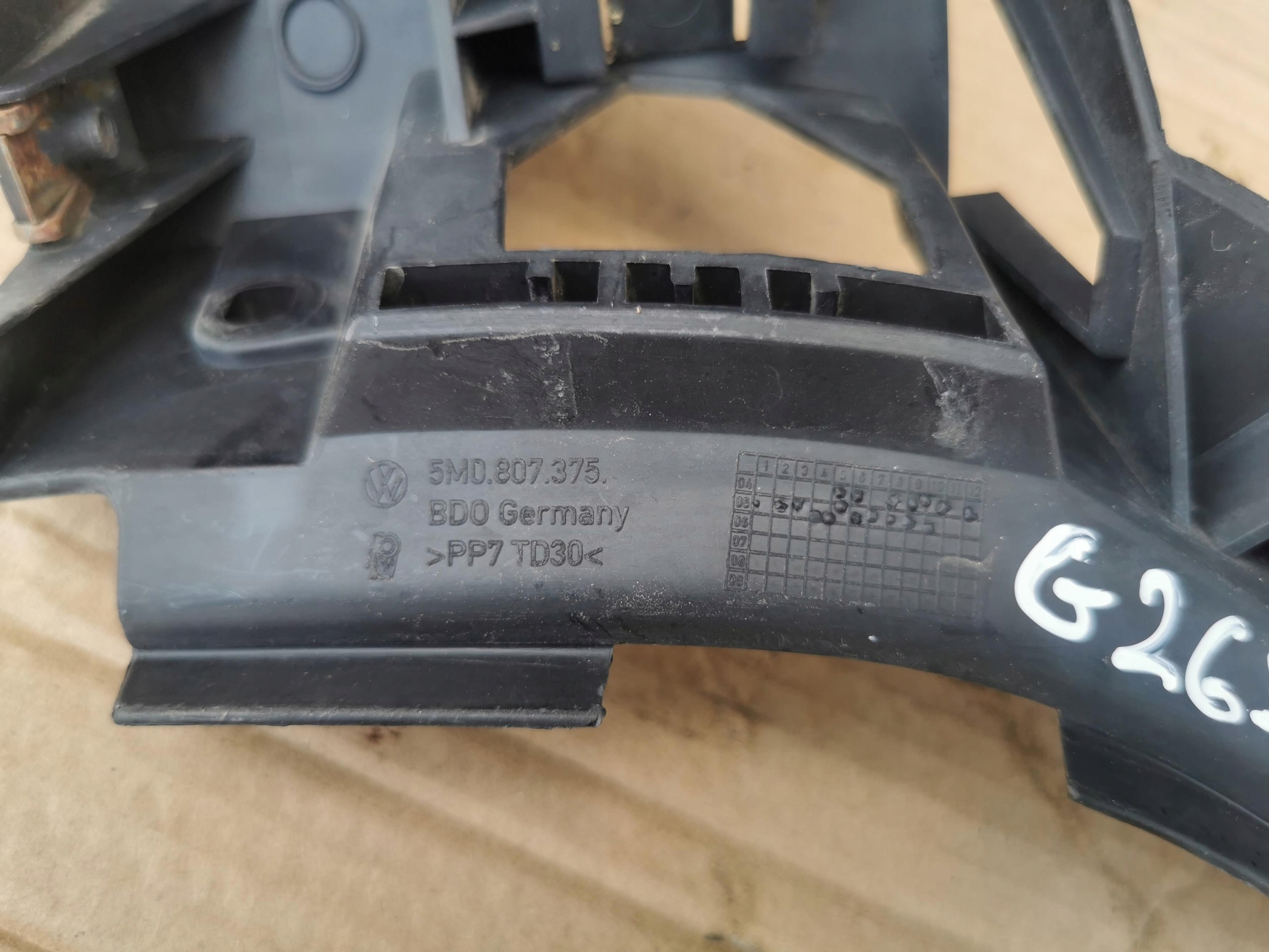 VW Golf V Plus bumper clip links achter image 3